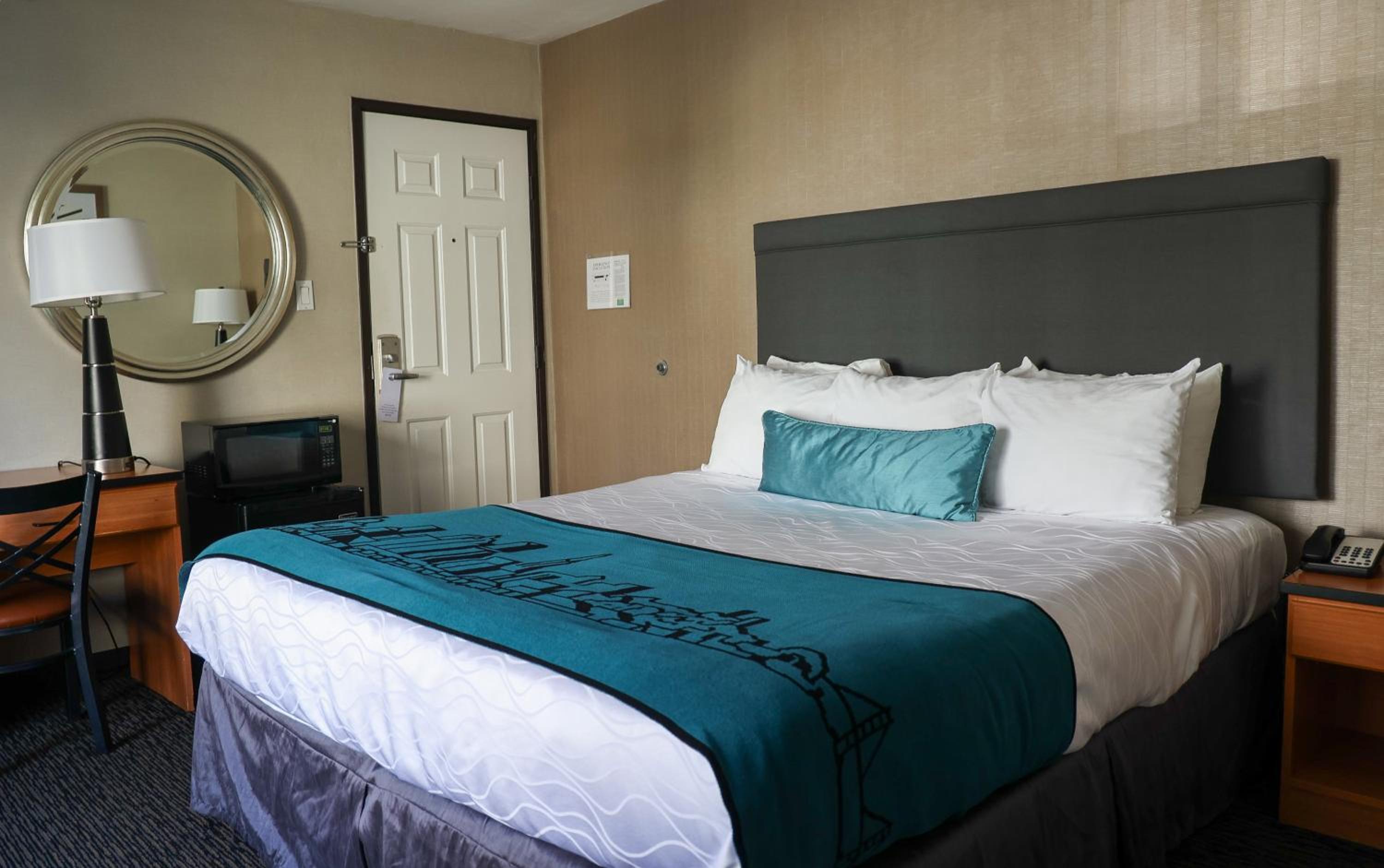 Deluxe King Room photo 2
