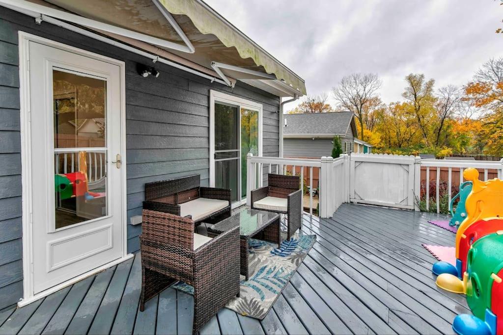 Five-Bedroom House photo 3