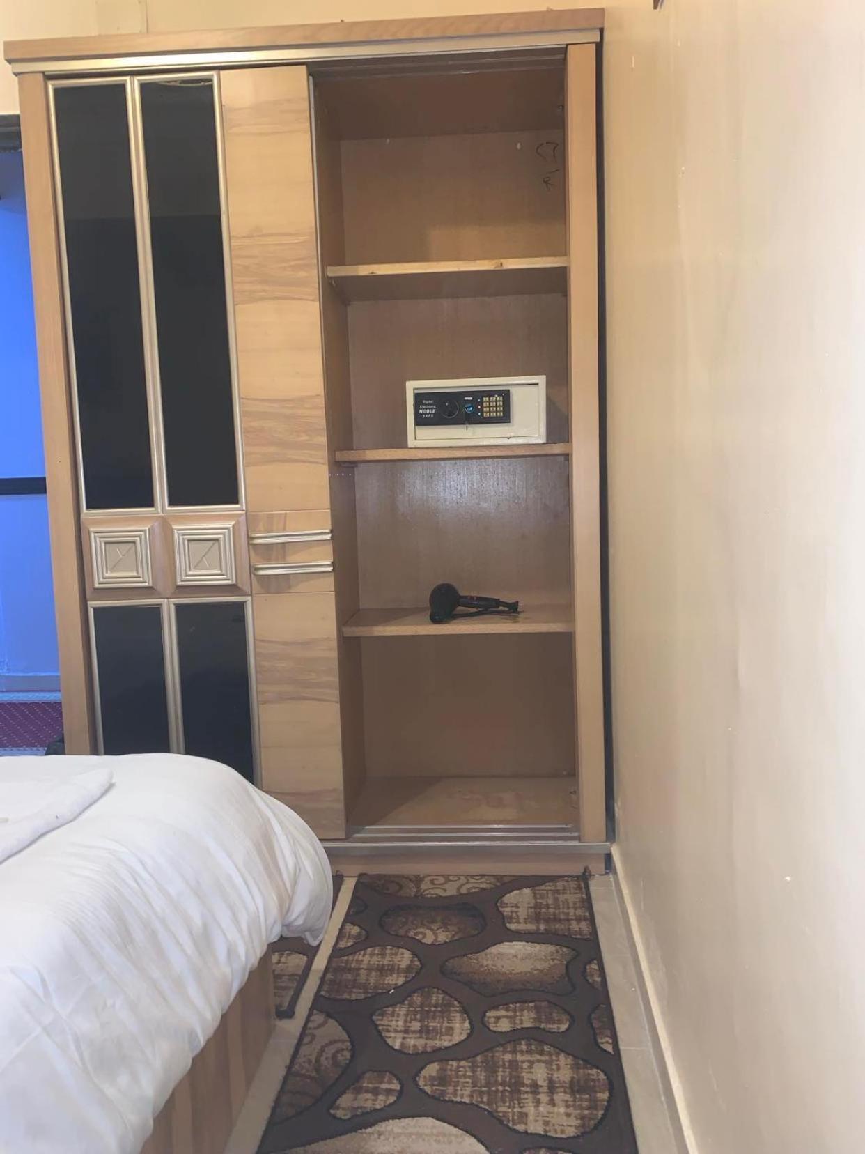 Deluxe Double or Twin Room - Photo 4