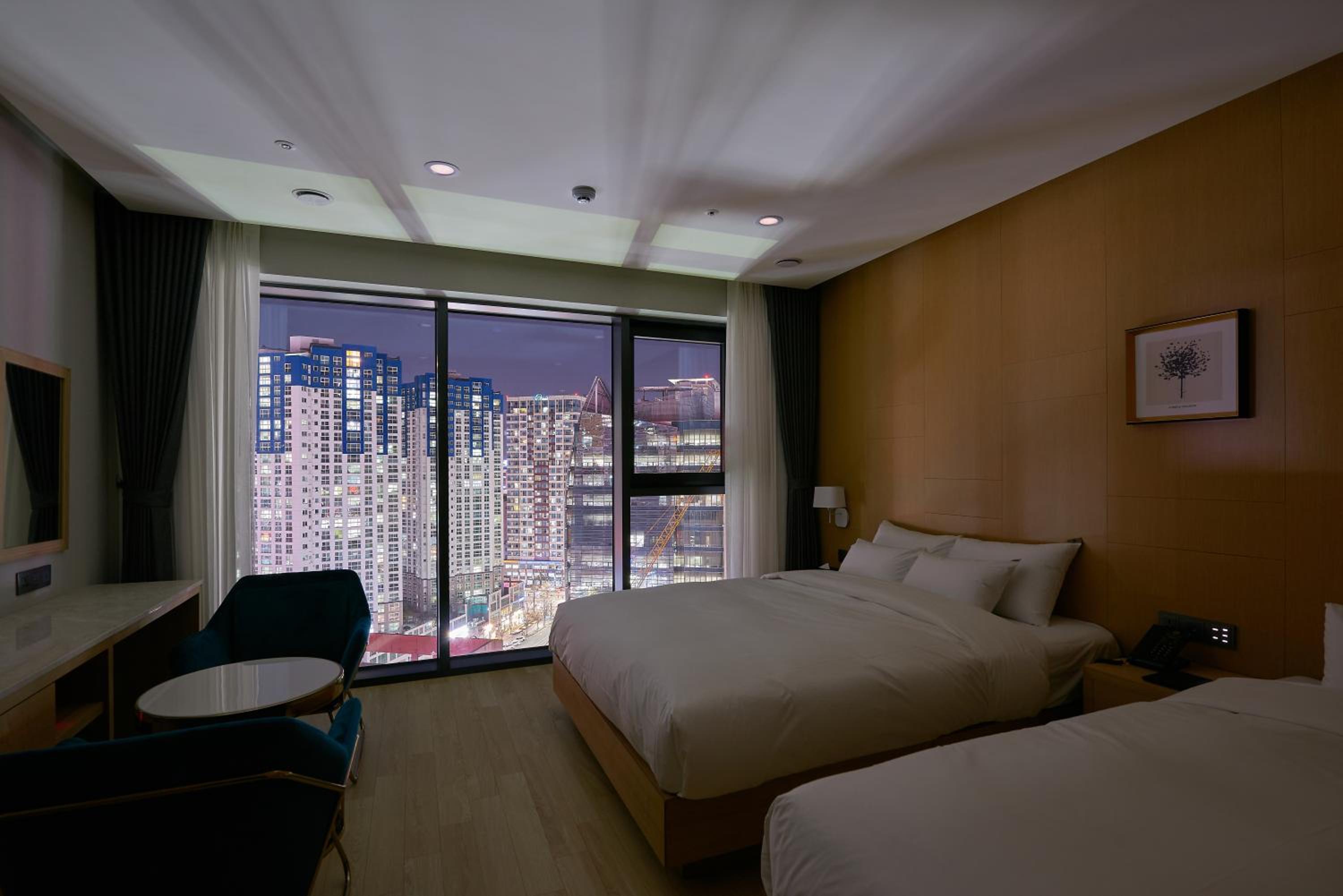Deluxe Family Twin Room - Photo 2
