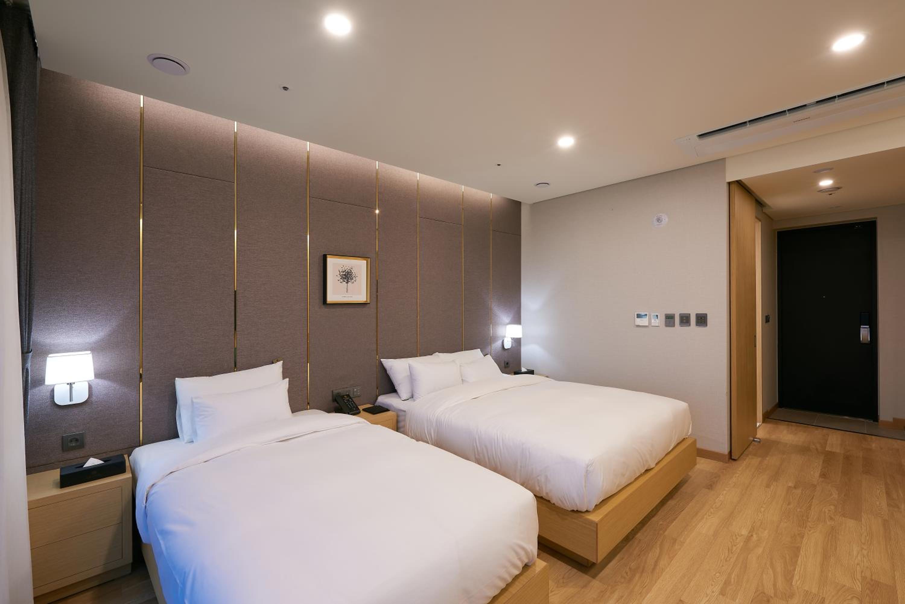Deluxe Family Twin Room - Photo 6