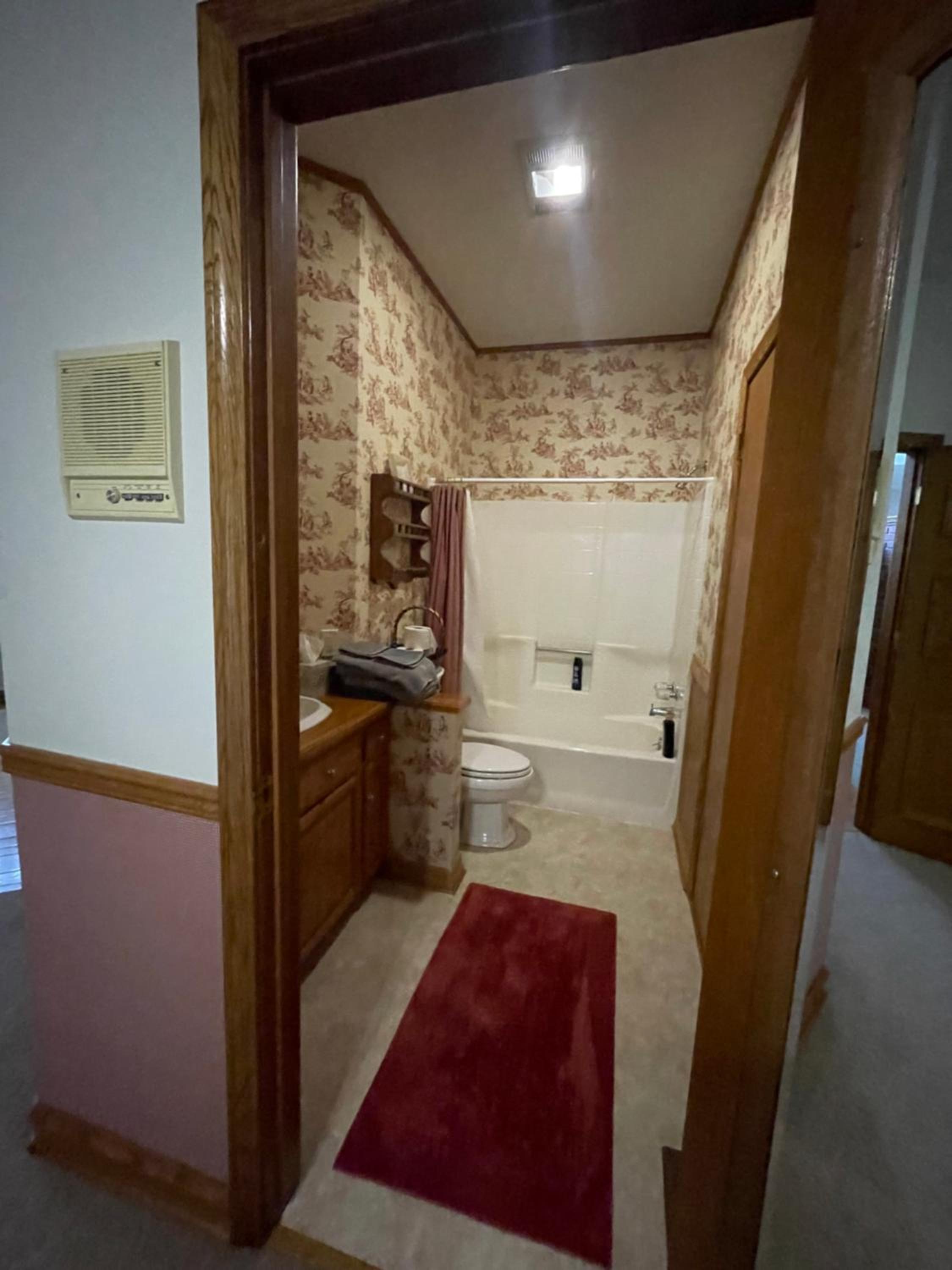 Three-Bedroom House photo 3