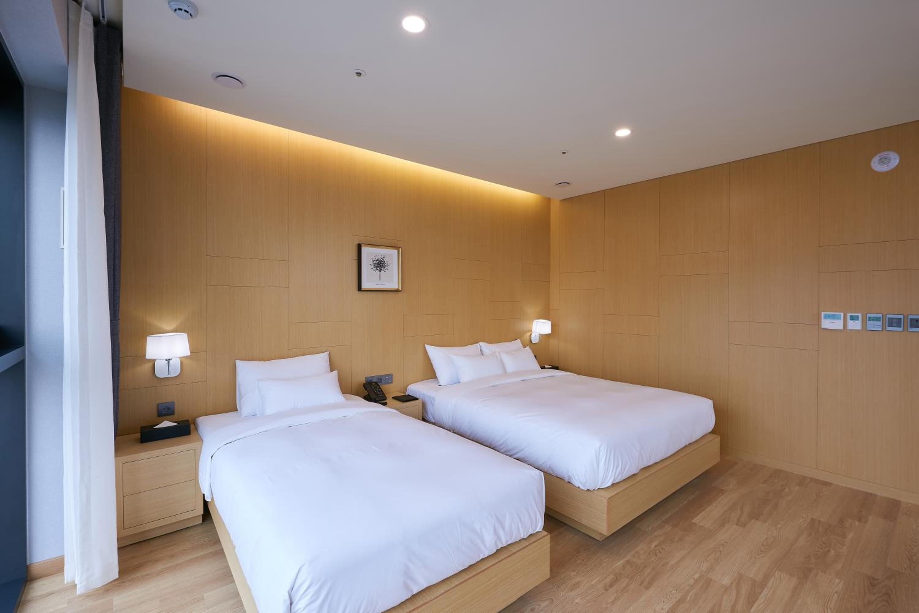Luxury Family Twin Room - Photo 4