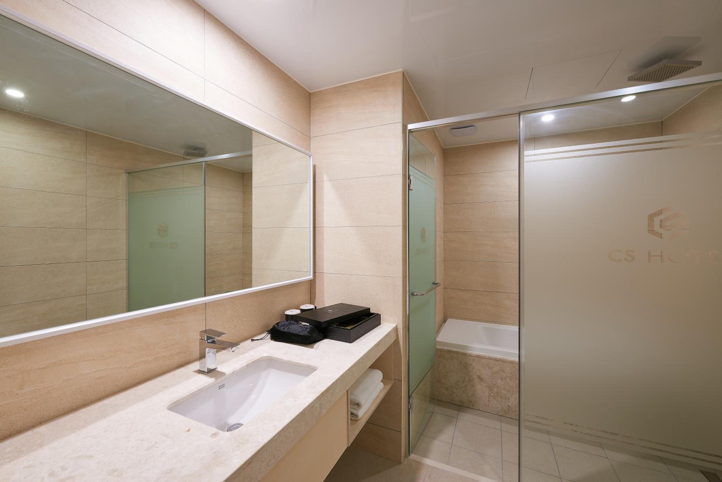 Luxury Family Twin Room - Photo 3
