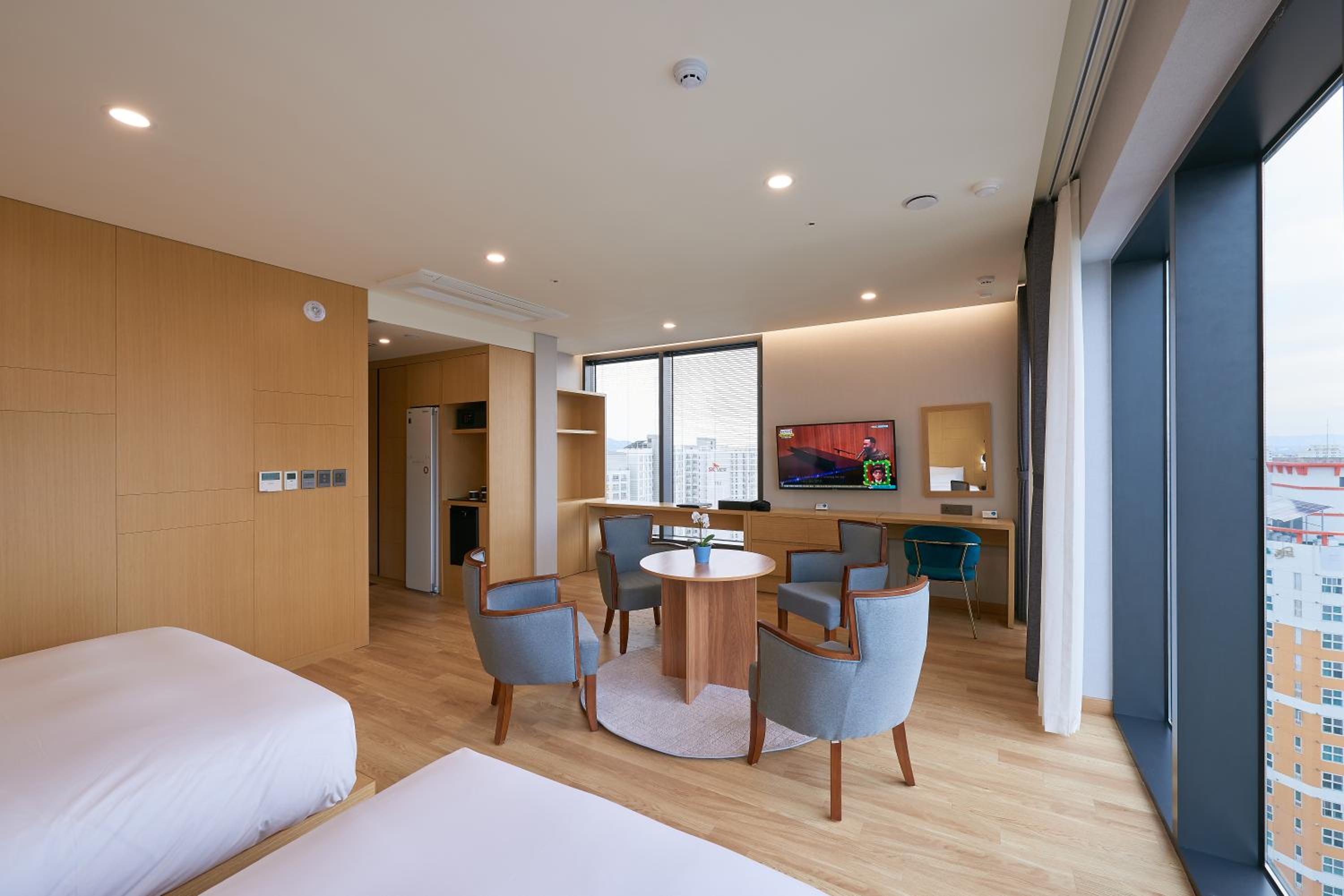 Premium Family Twin Room - Photo 4