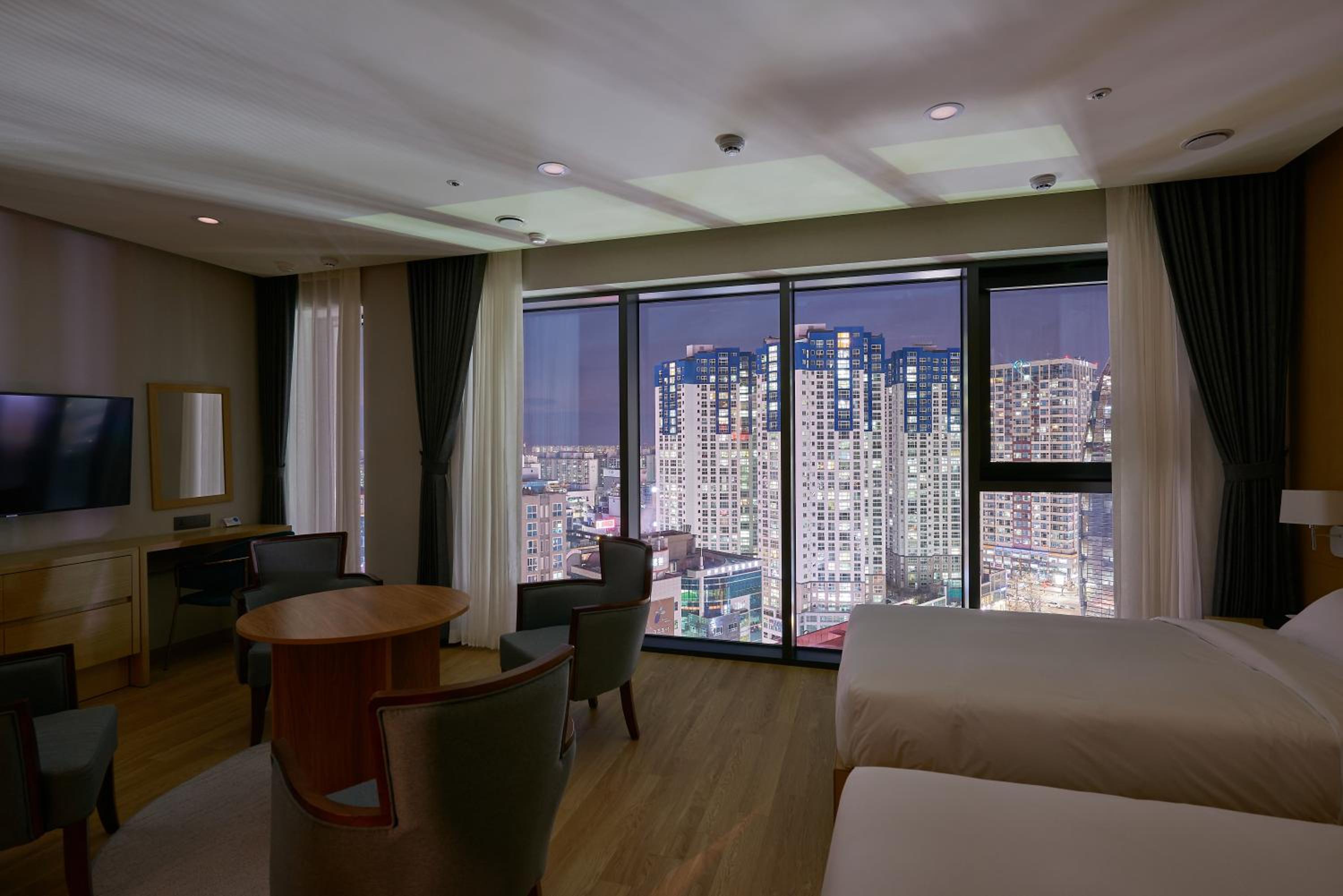 Premium Family Twin Room - Photo 2