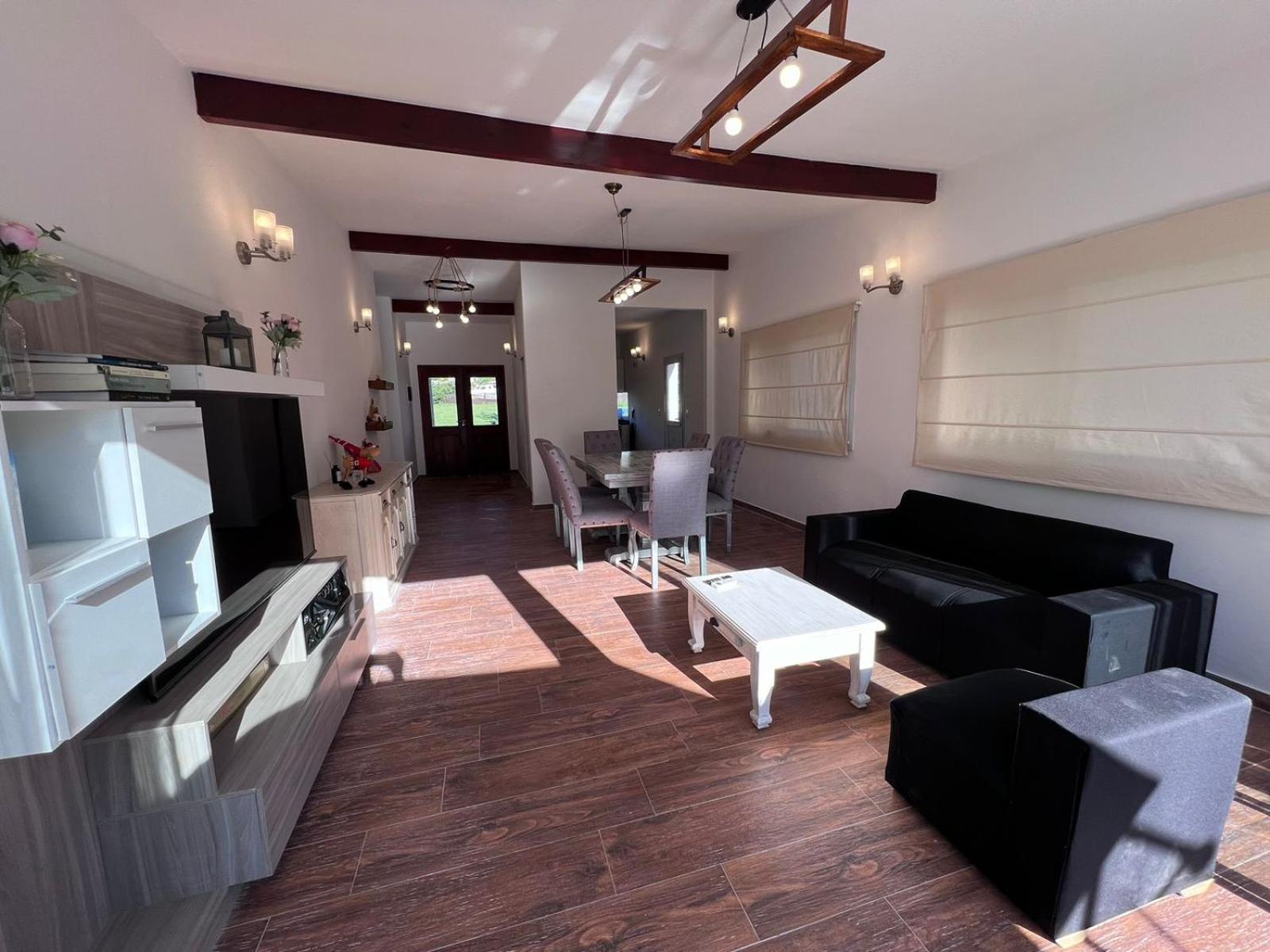 Three-Bedroom House photo 3