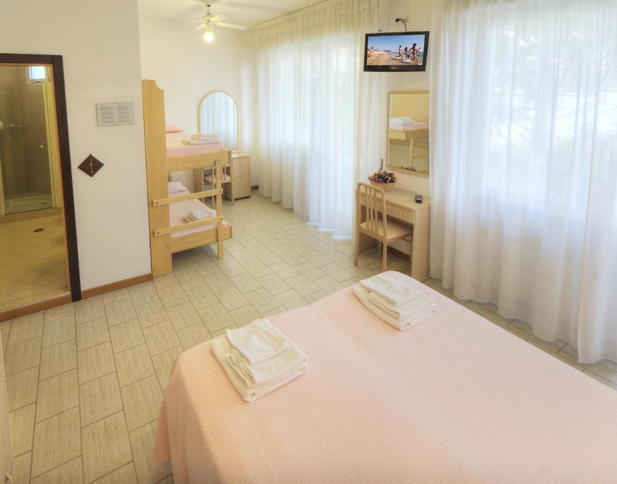 Standard Triple Room with Sea View