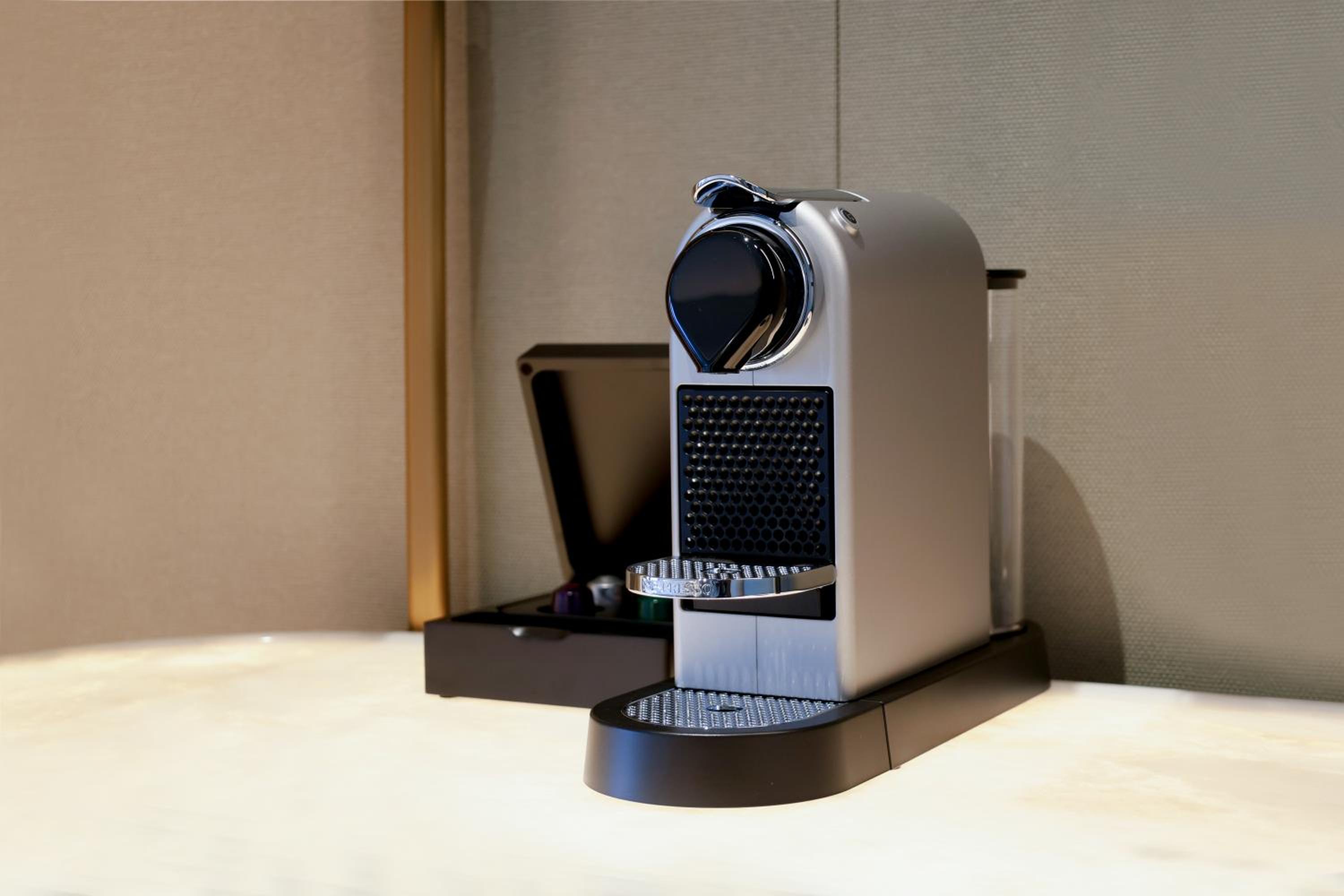 Deluxe Bay View King Room (Enjoy First-Time Mini-bar Benefits)