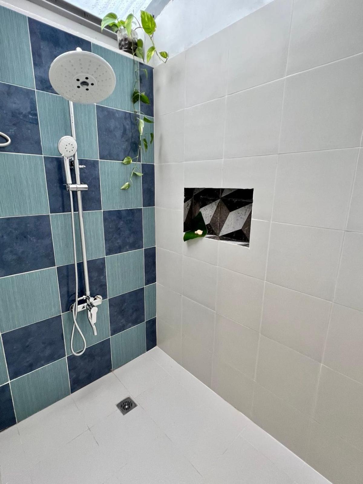 Triple Room with Private Bathroom photo 2