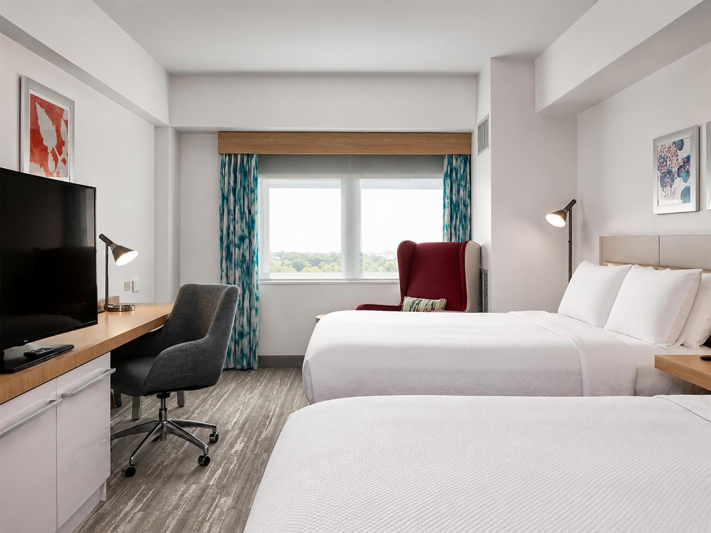 Queen Room with Two Queen Beds - Hearing Access