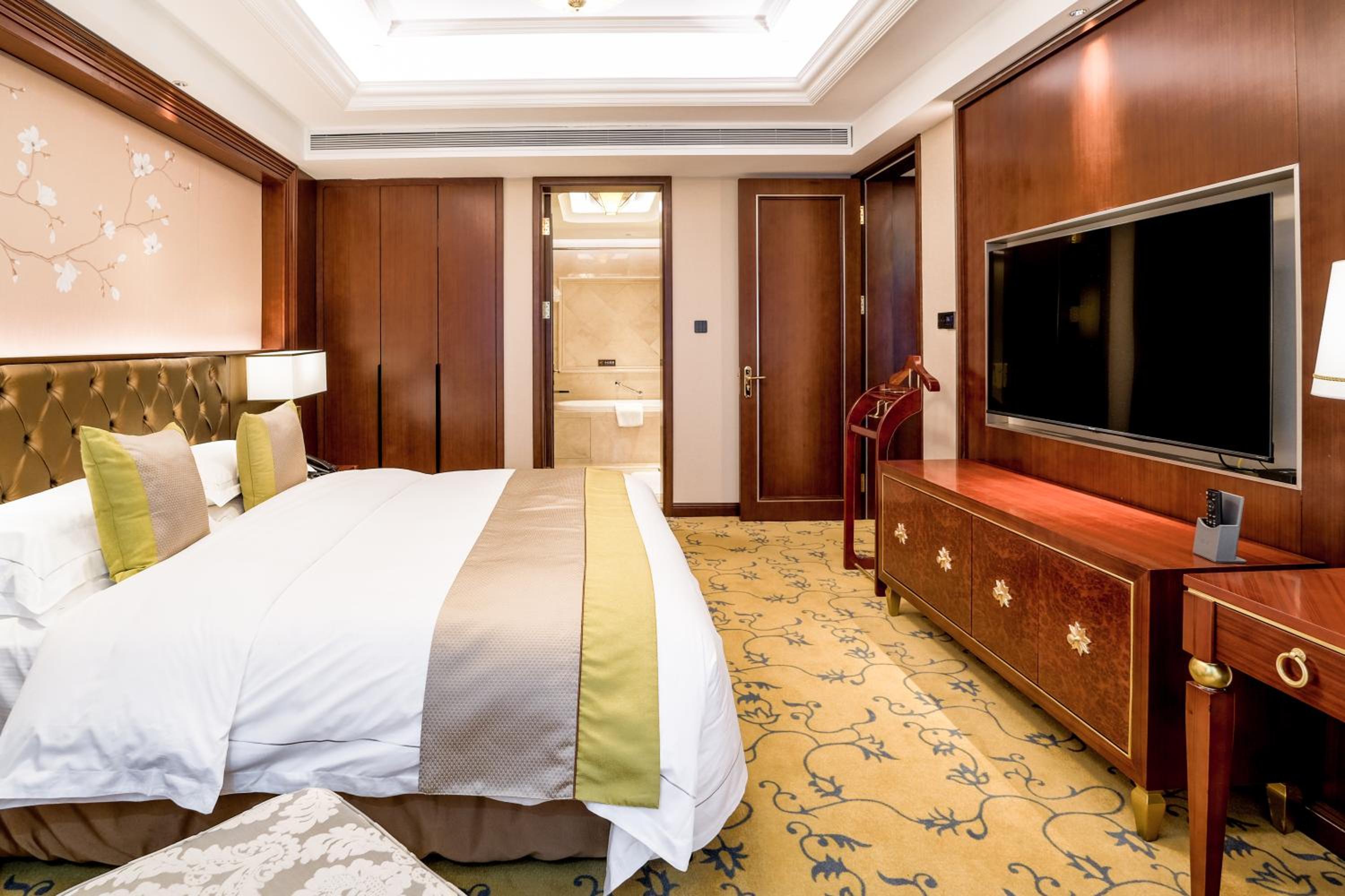 Deluxe Suite photo 3