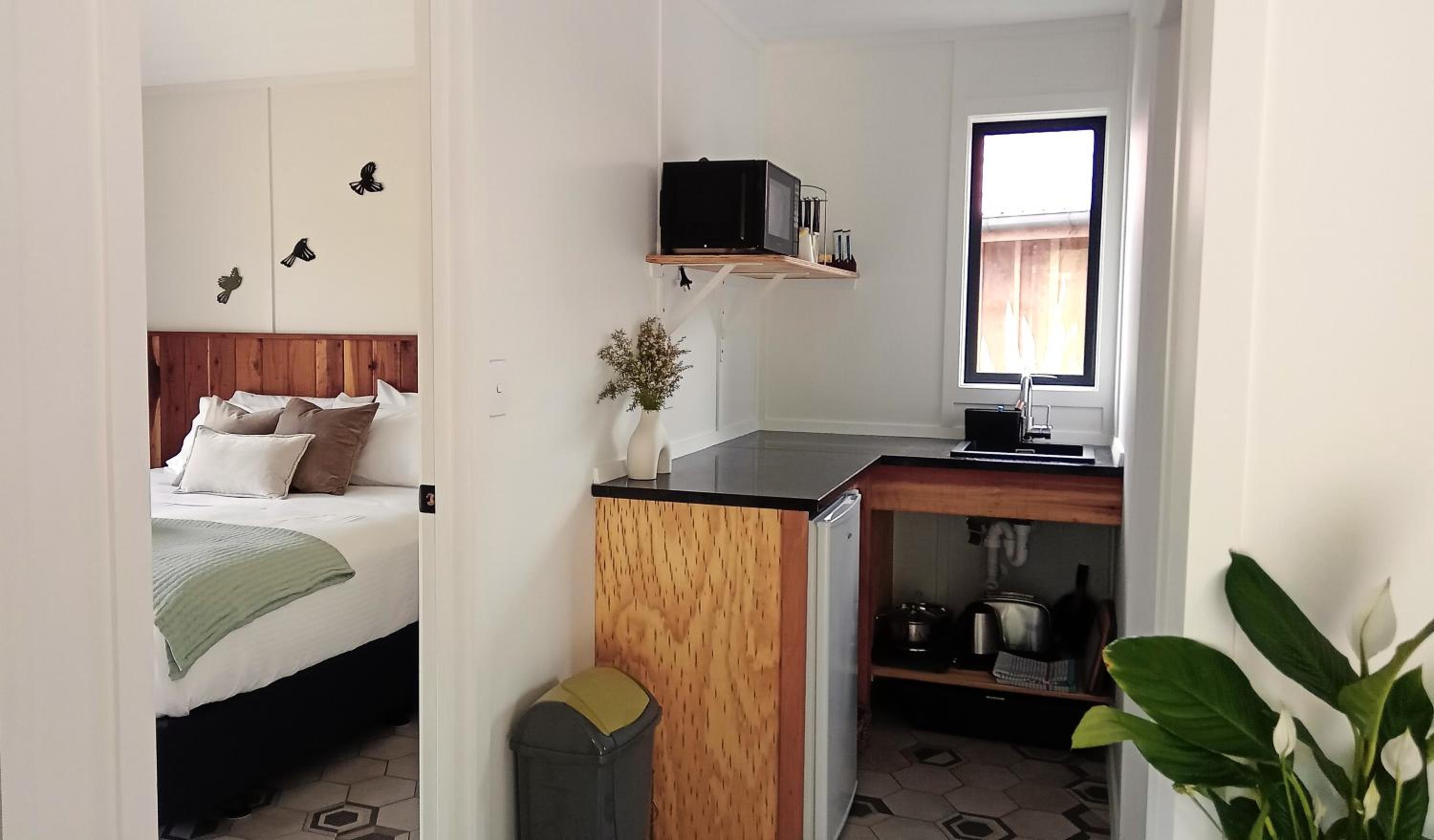 Two-Bedroom Cottage - Photo 8