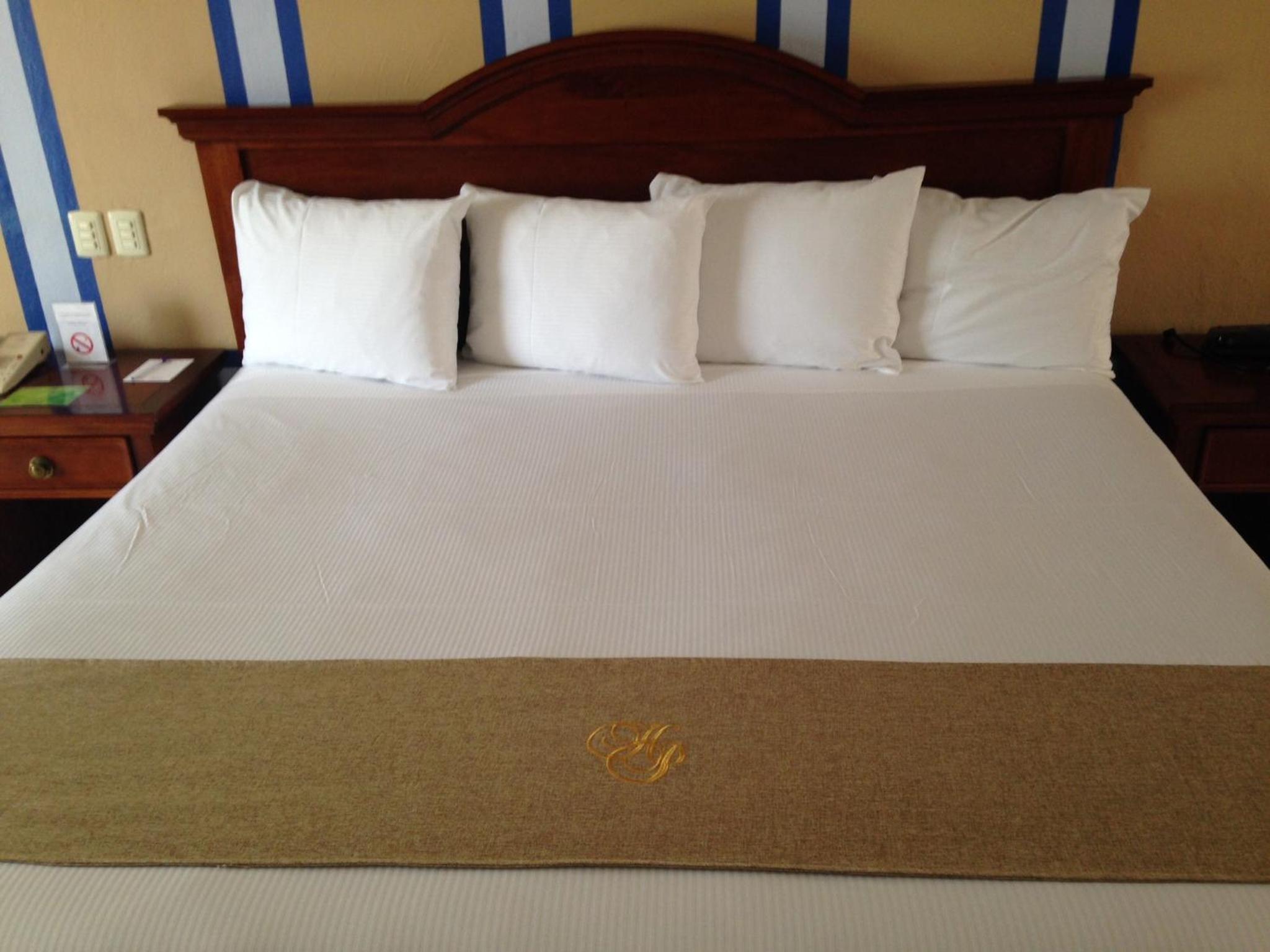 Junior Suite with King Bed photo 2