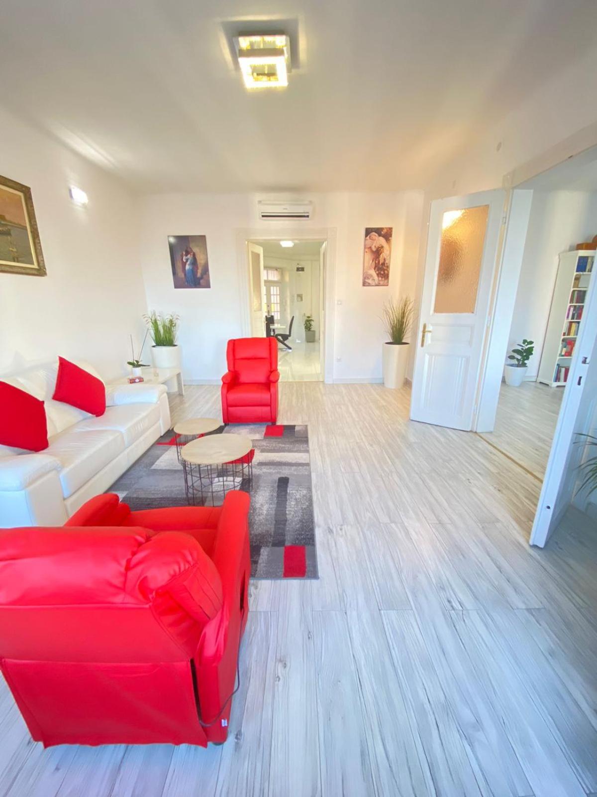 Two-Bedroom Apartment - Photo 4