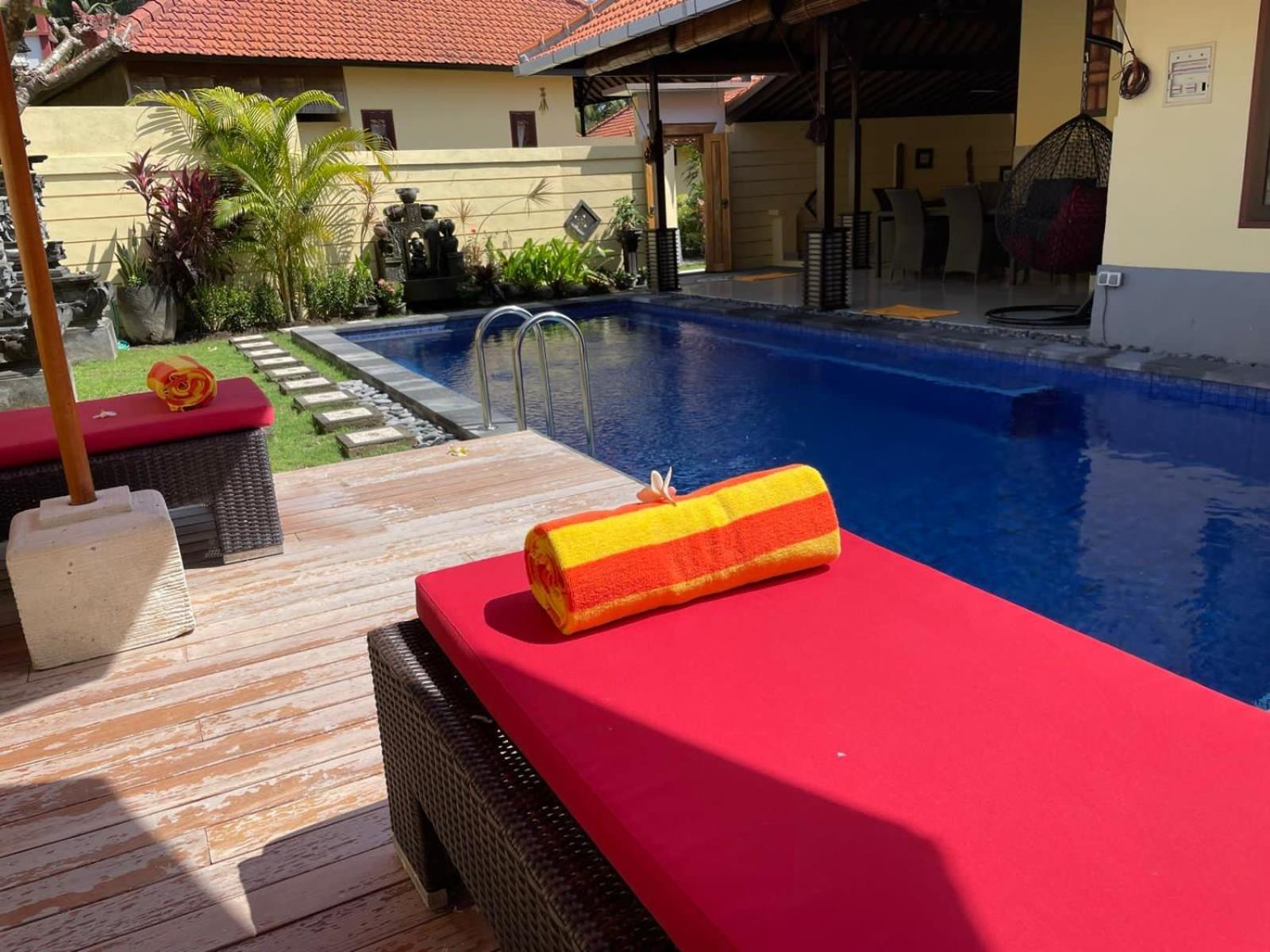 Villa with Private Pool - Photo 2