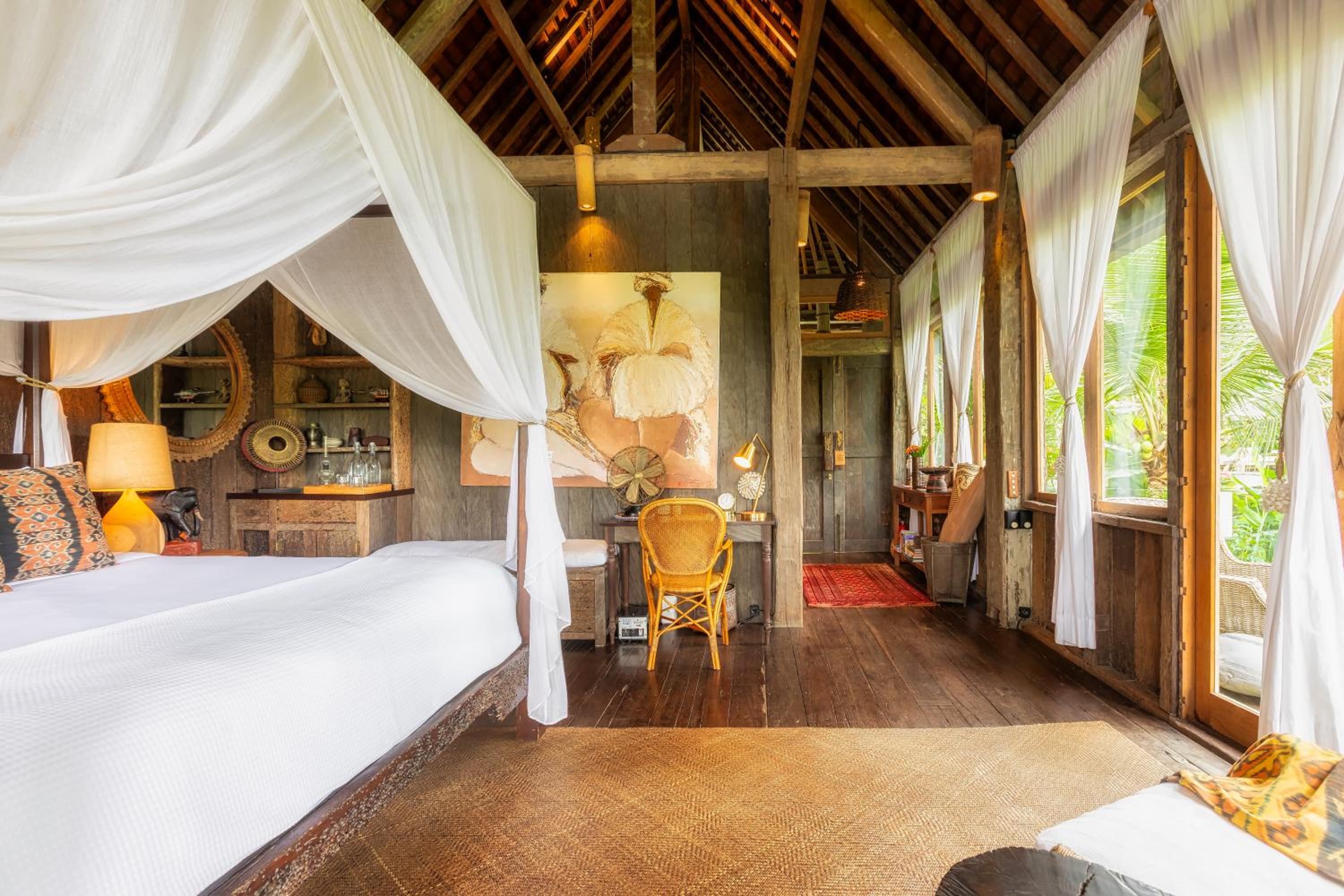 Longhouse Wooden Villa with Bathtub and Balcony  - Photo 16
