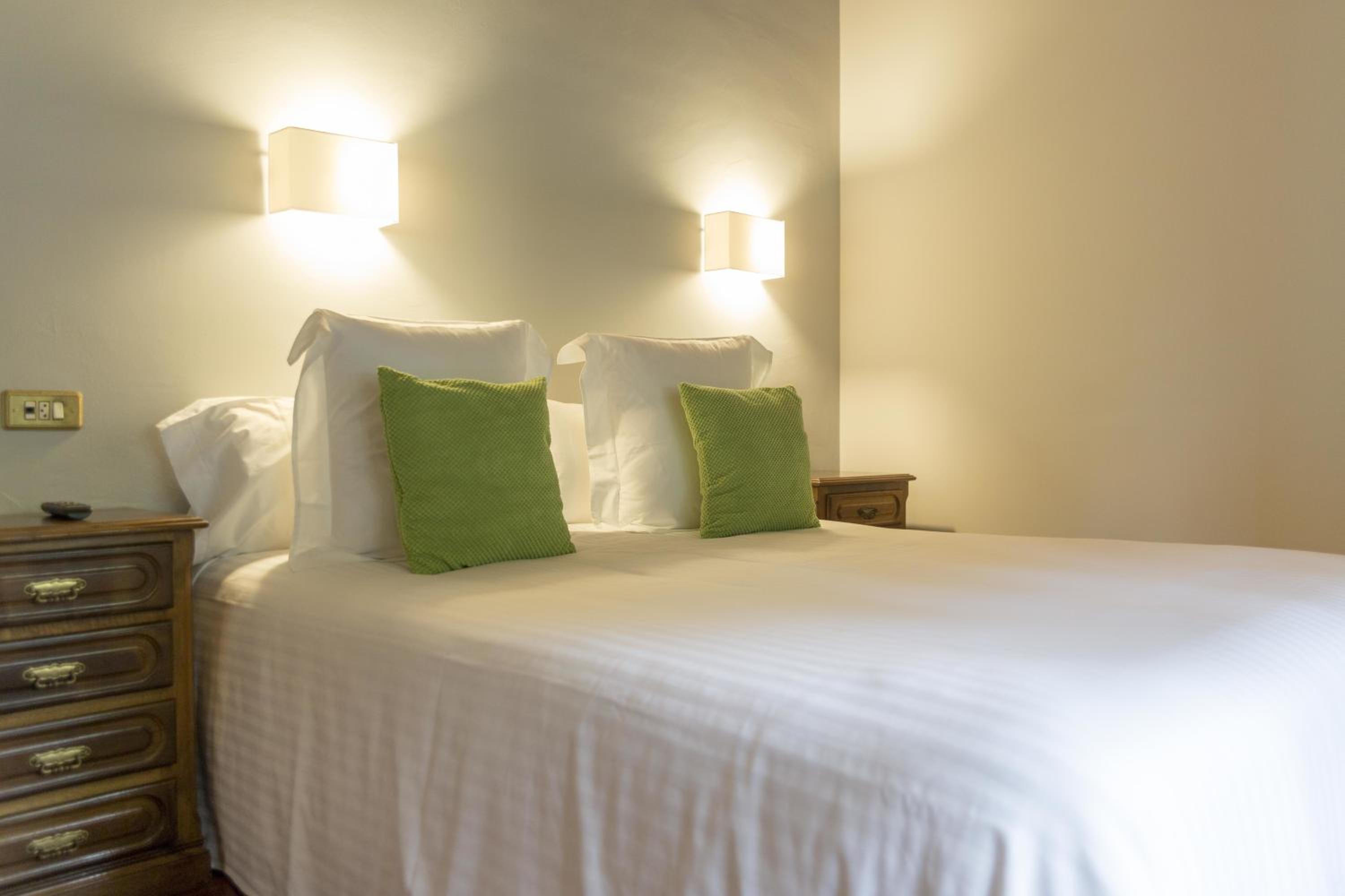 Double or Twin Room - Photo 4