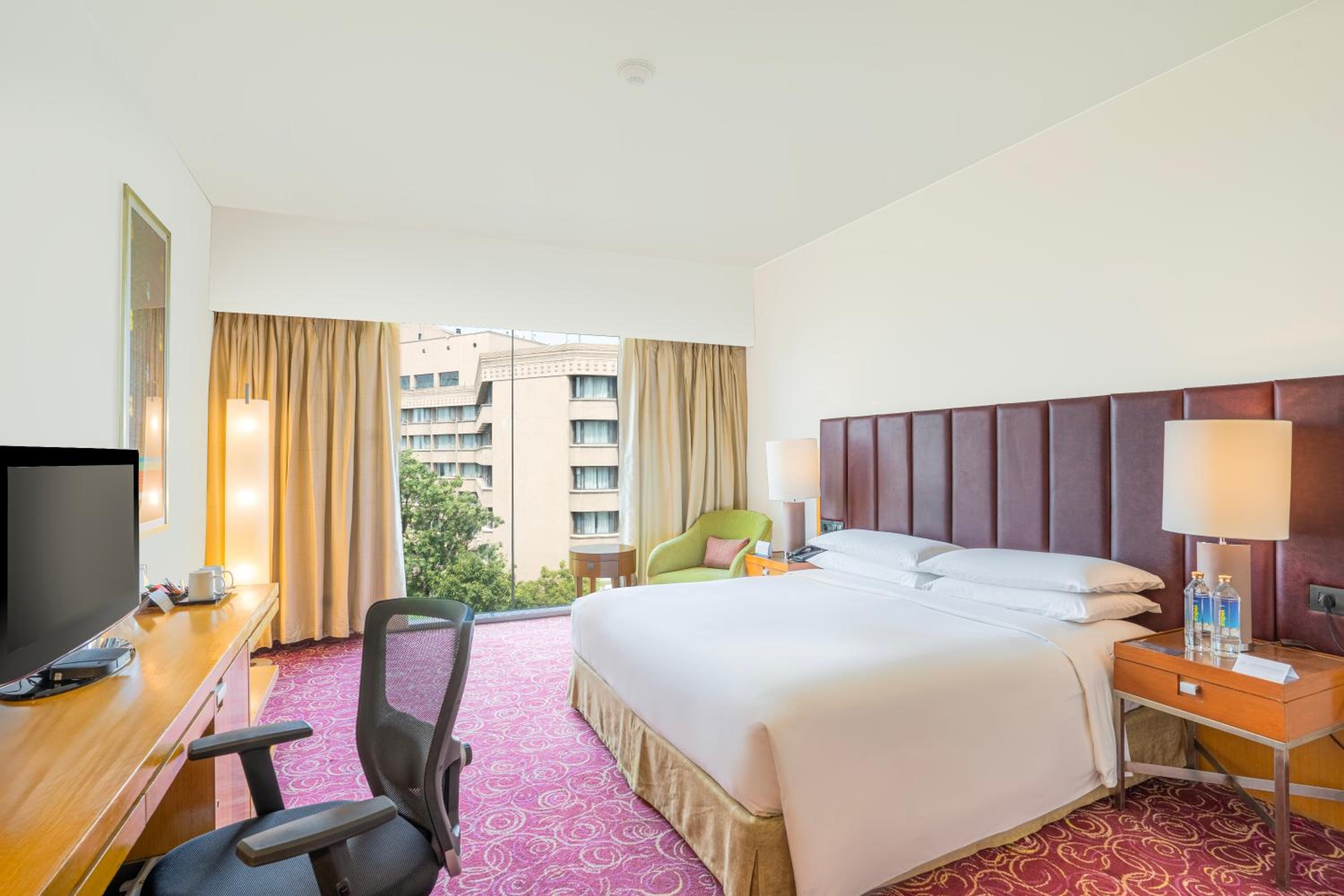 Superior room, King Bed