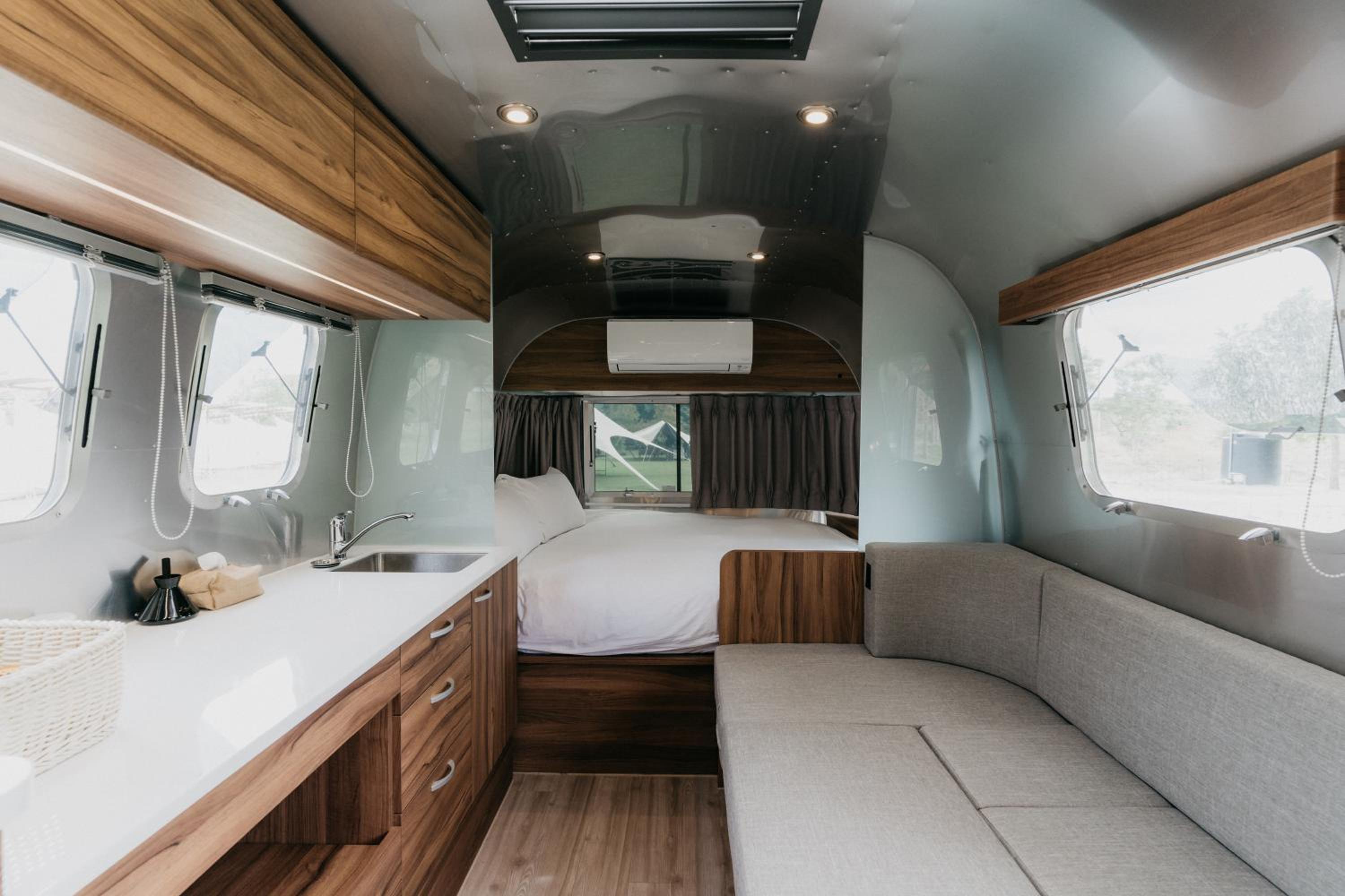 Caravan photo 2