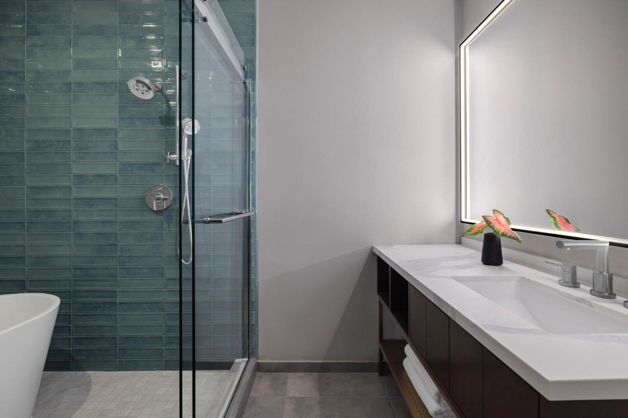 Premium King Room with City View - High Floor