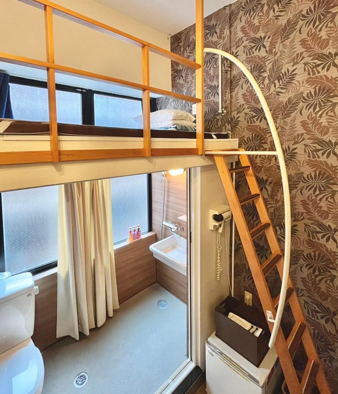 Double Room with Small Double Bed - Smoking photo 2