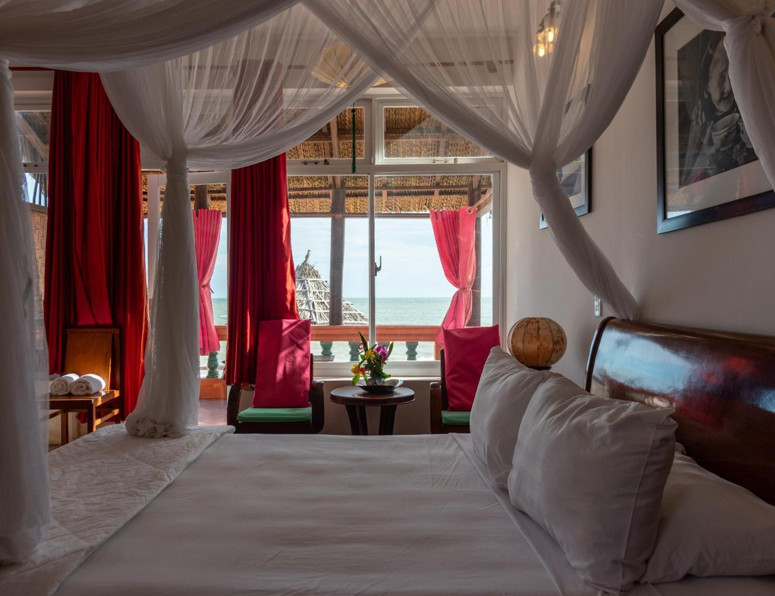 Deluxe Double Room with Balcony and Sea View photo 3