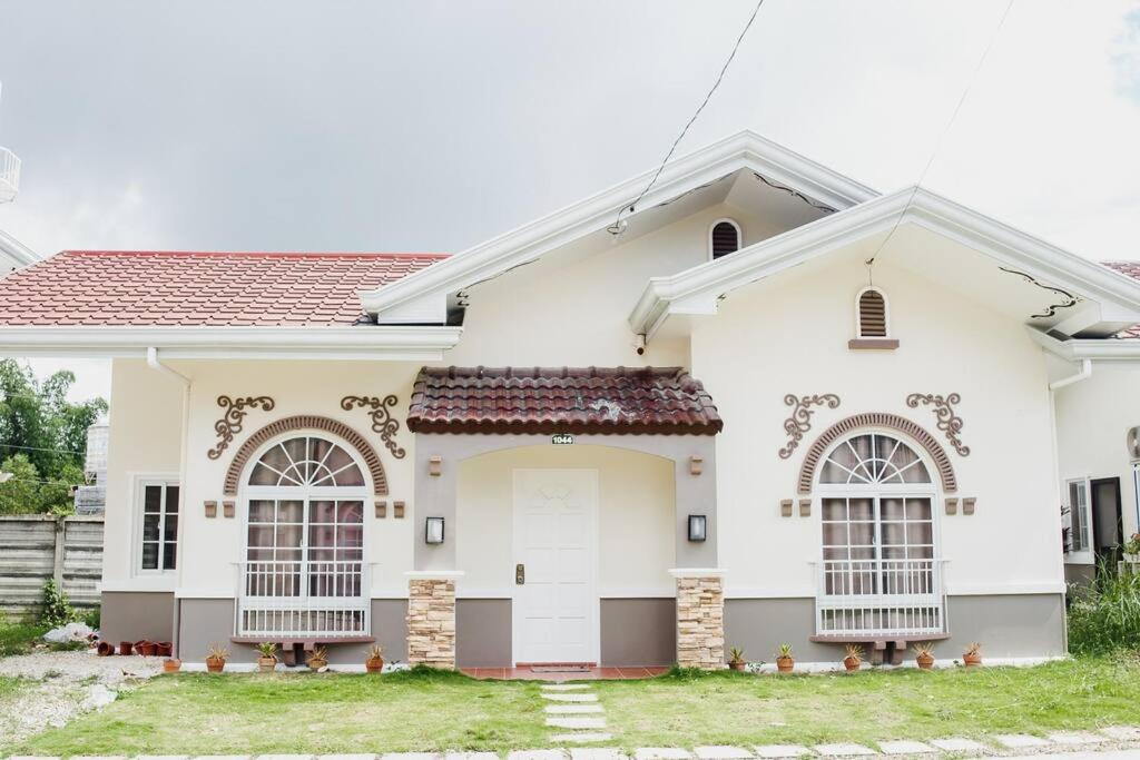 Three-Bedroom Villa photo 3