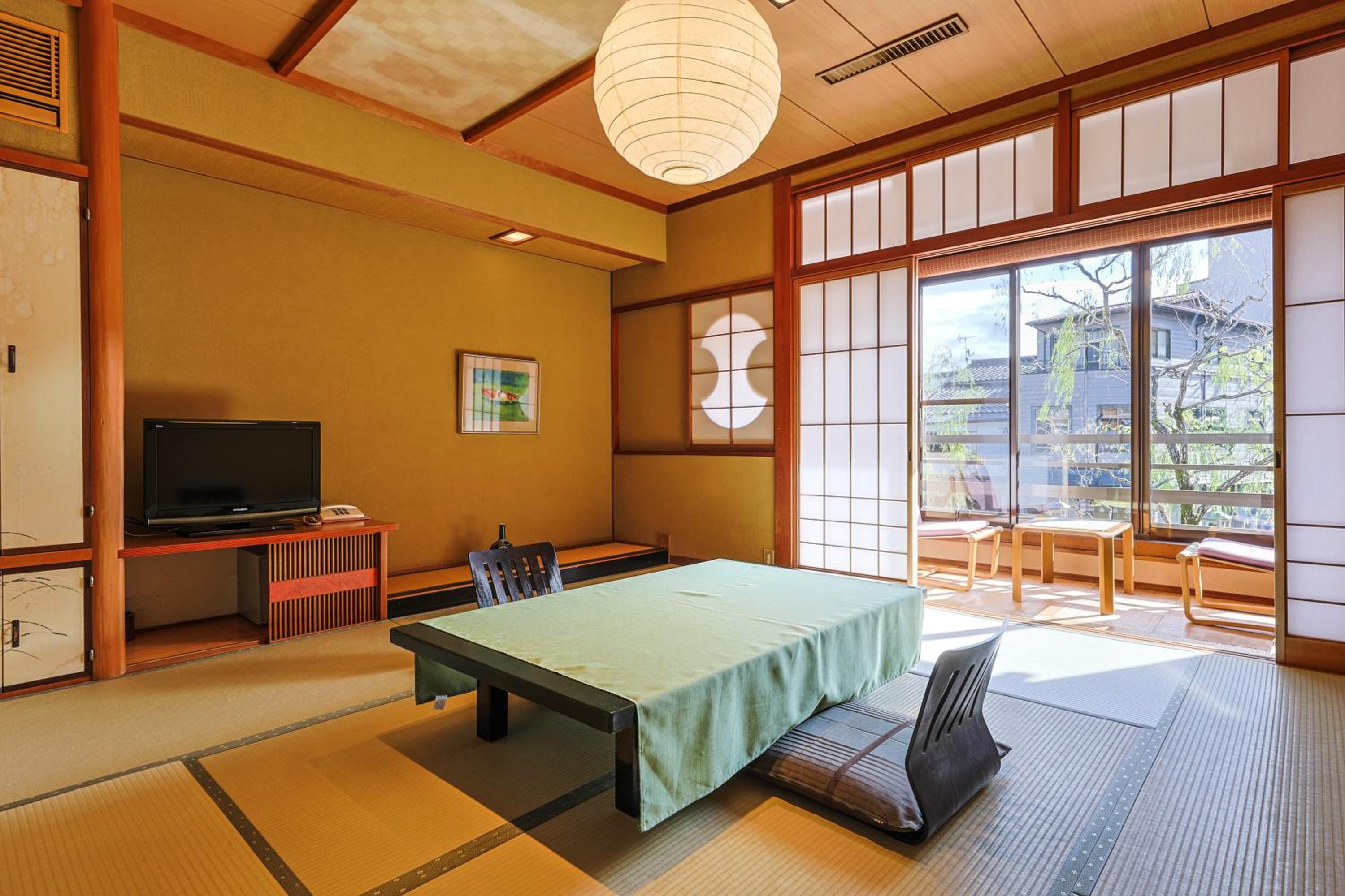 Japanese-Style Quadruple Room photo 2