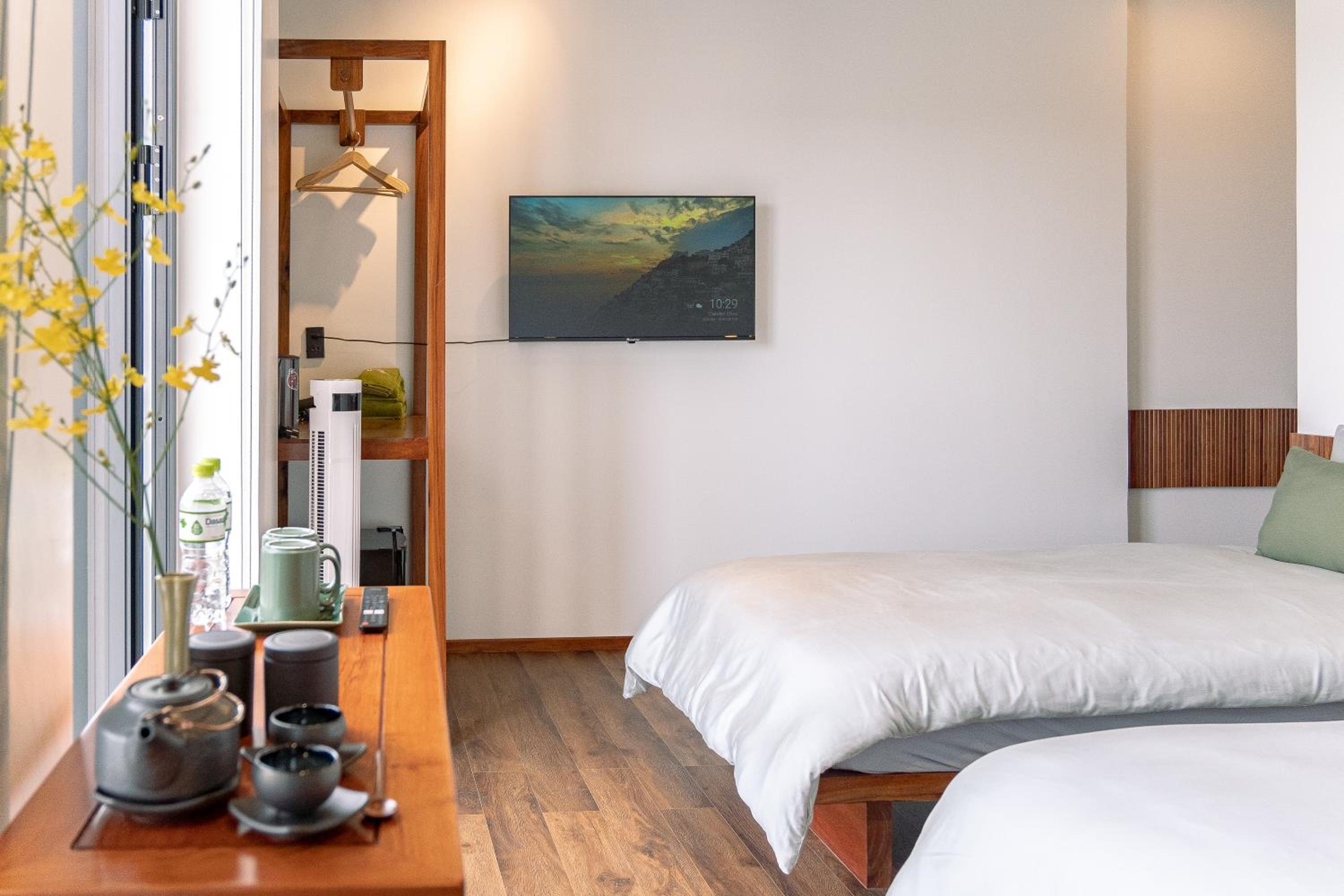 Deluxe Twin Room with Balcony photo 3