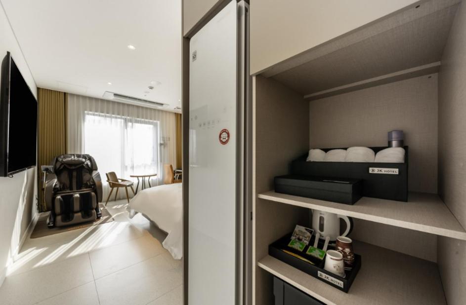Deluxe Double Room with Bath photo 2