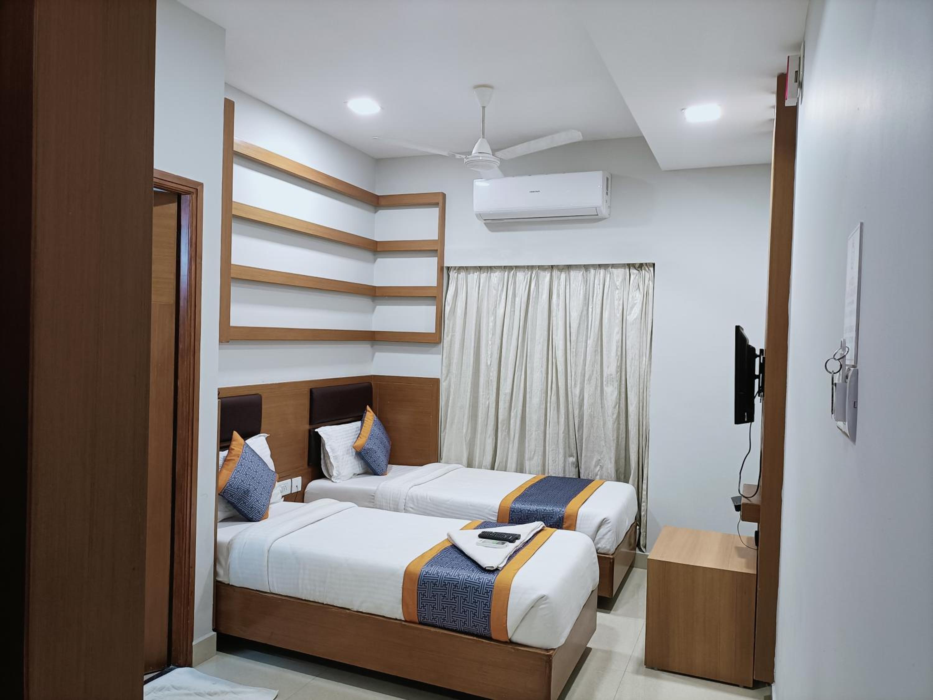 Deluxe Twin Room - Photo 8