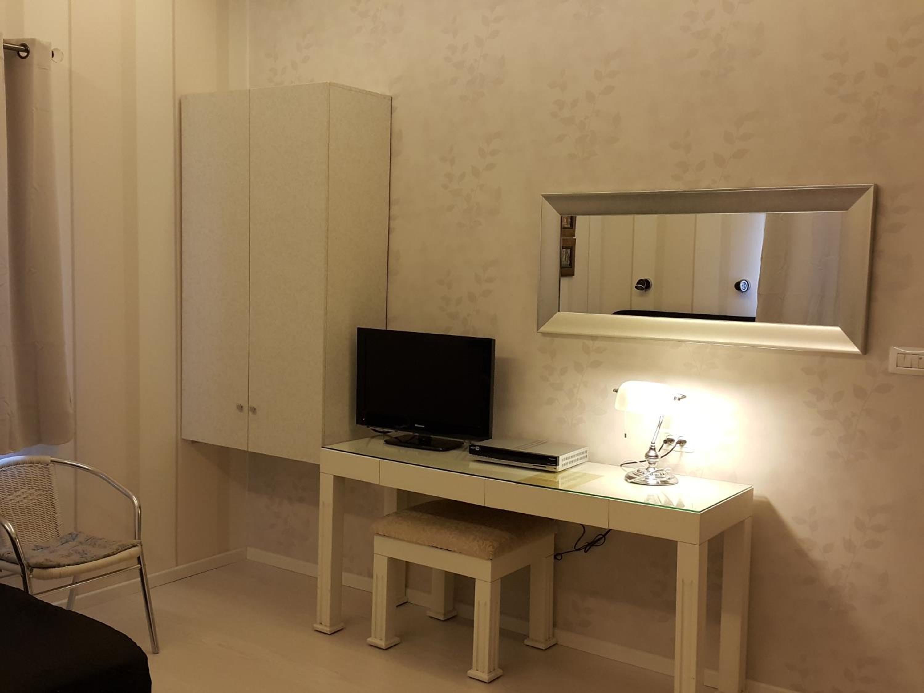 Studio Apartment photo 3
