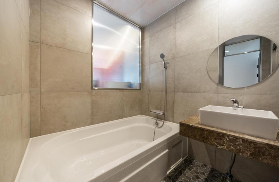Deluxe Double or Twin Room photo 2