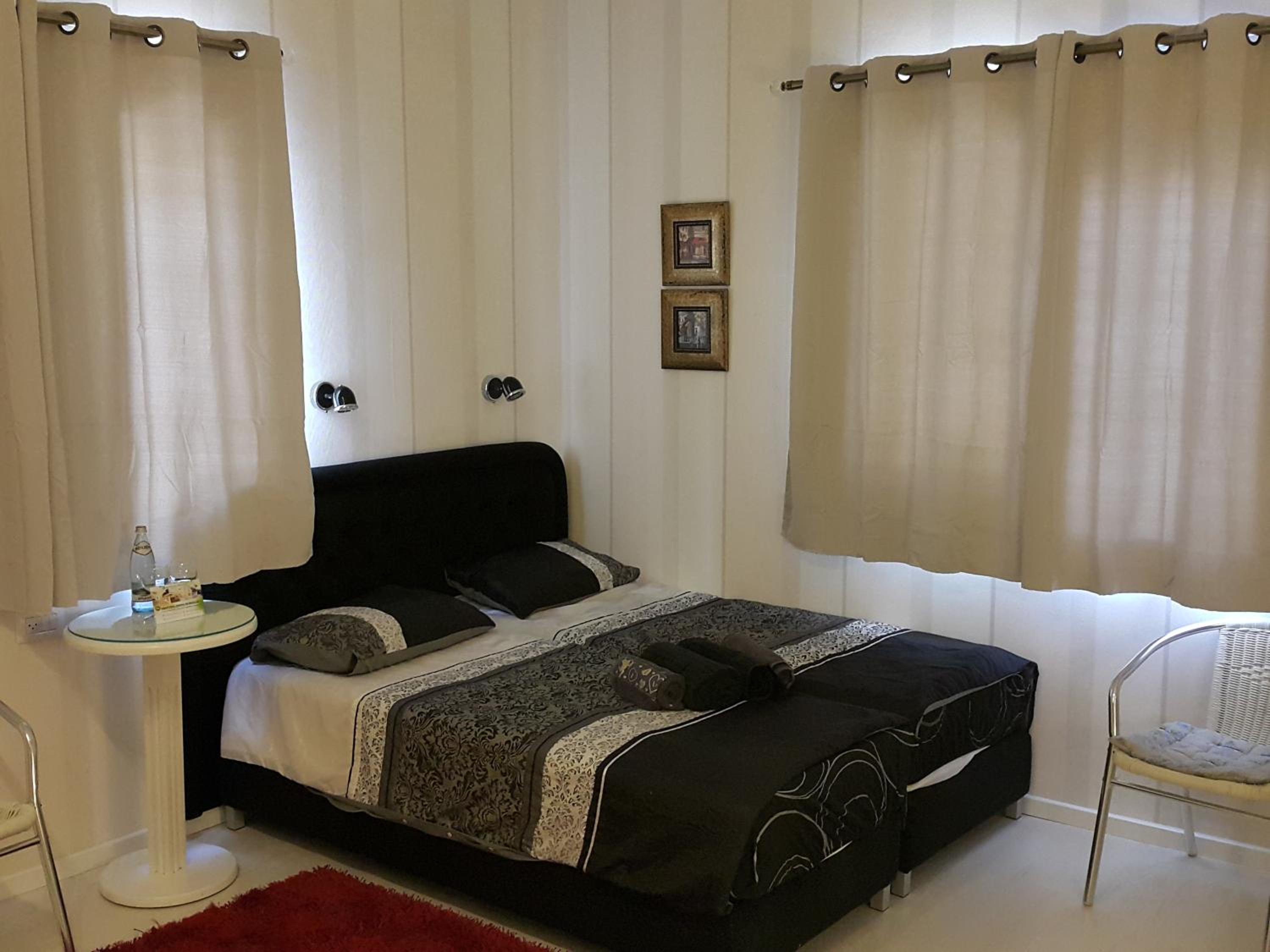 Studio Apartment photo 2