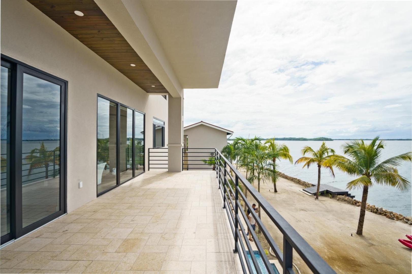 Villa photo 3