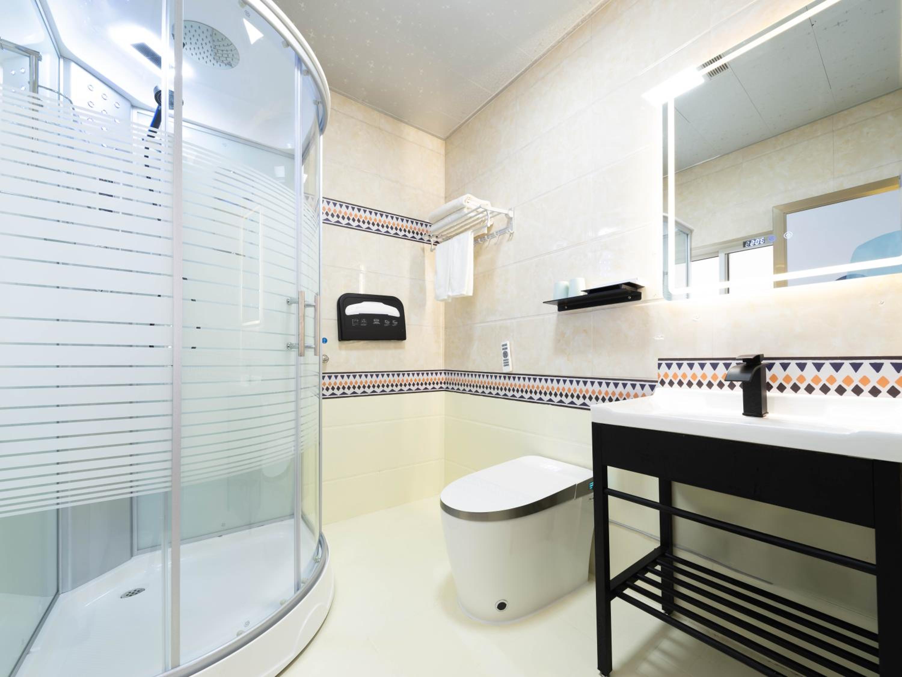 Two-Bedroom Suite photo 2