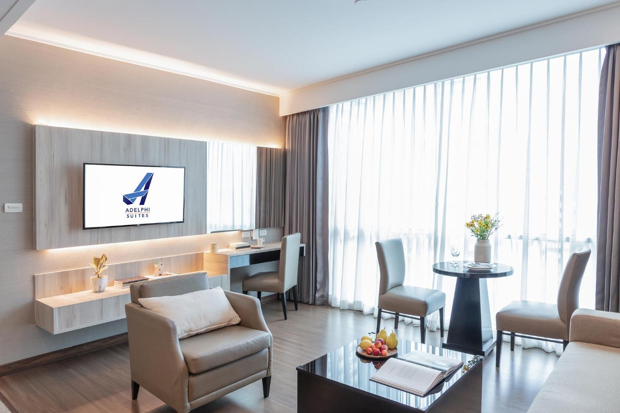 One-Bedroom Premier thumbnail 5