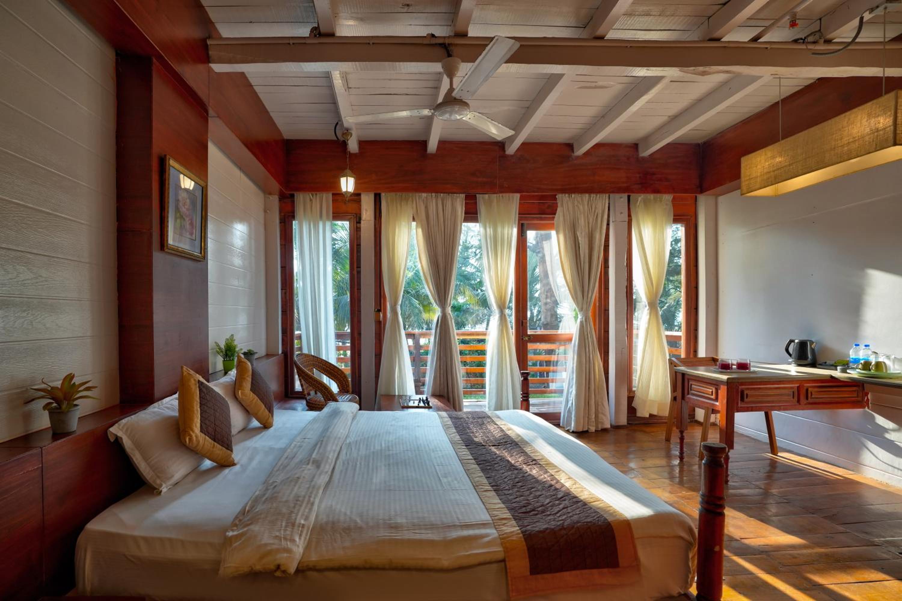 Wooden Cottage with Pool View  - Photo 18