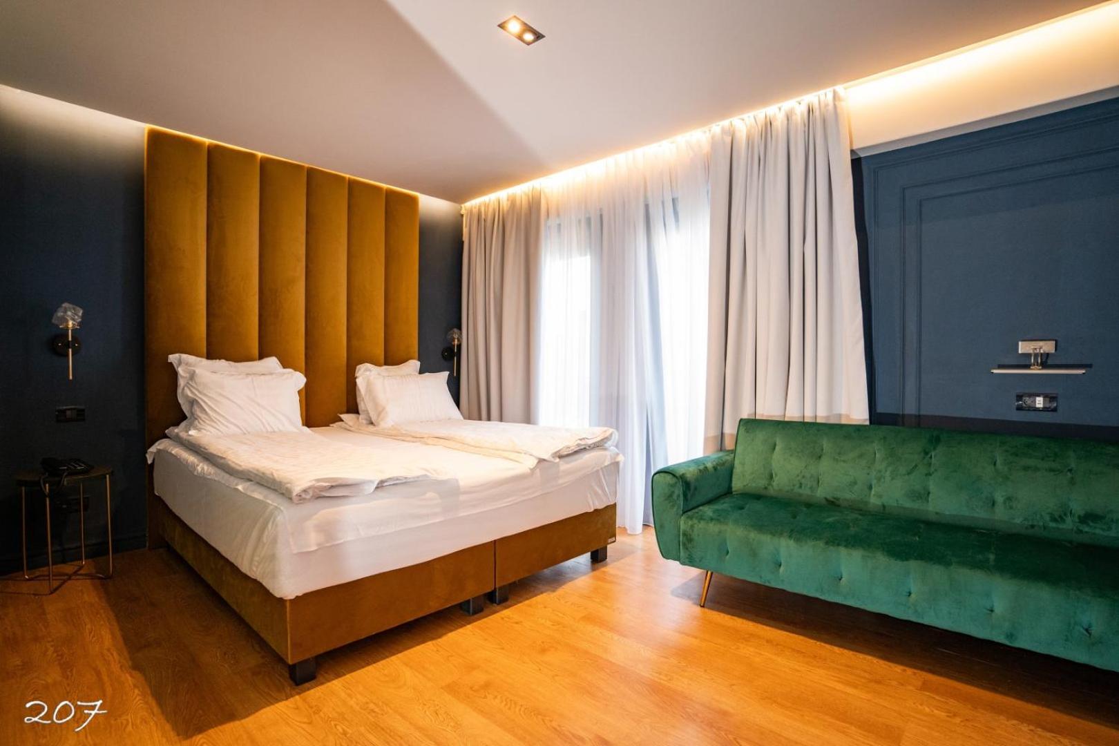 One-Bedroom Suite photo 1