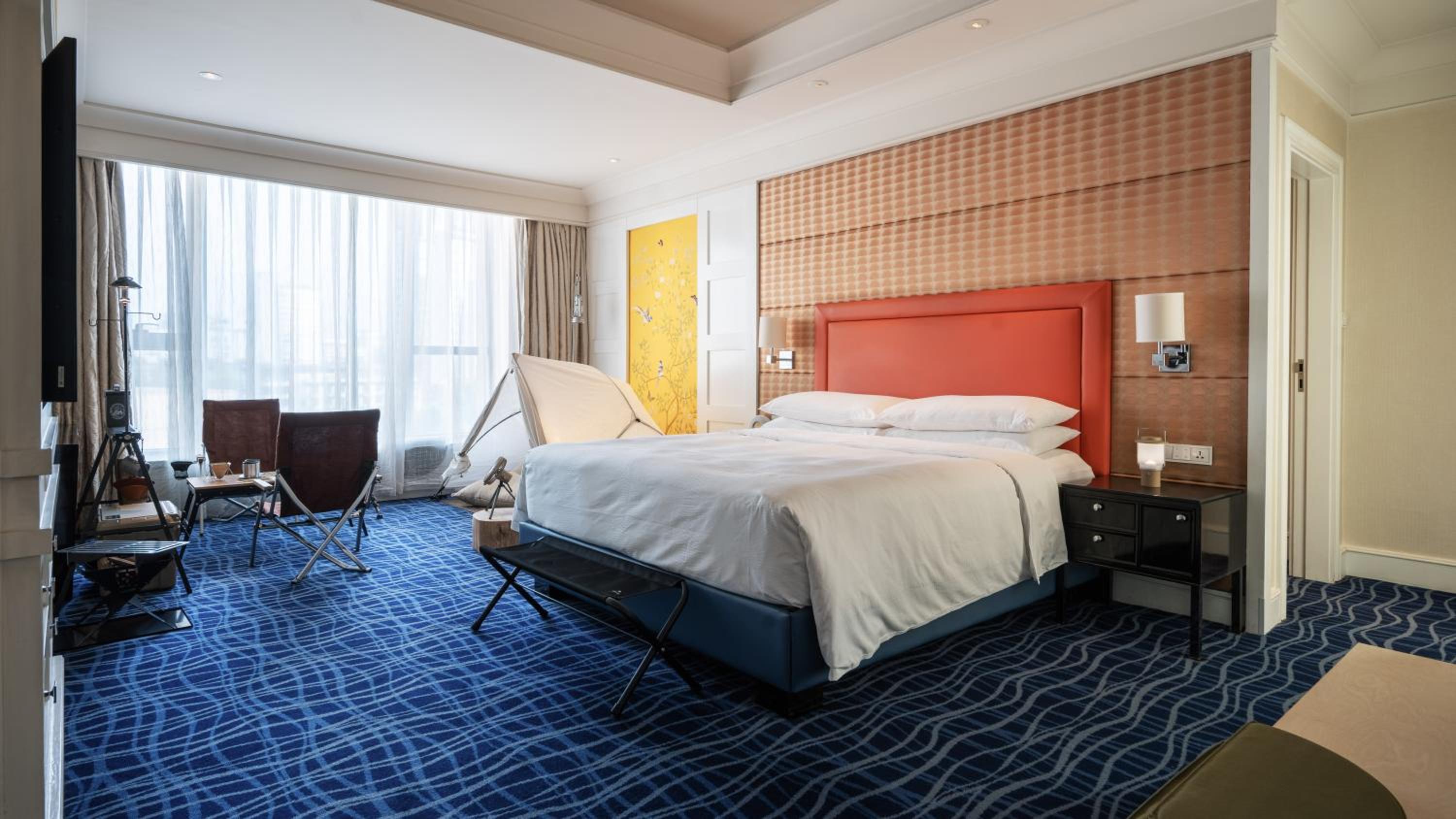 Deluxe Camping King Room with City View - Photo 5