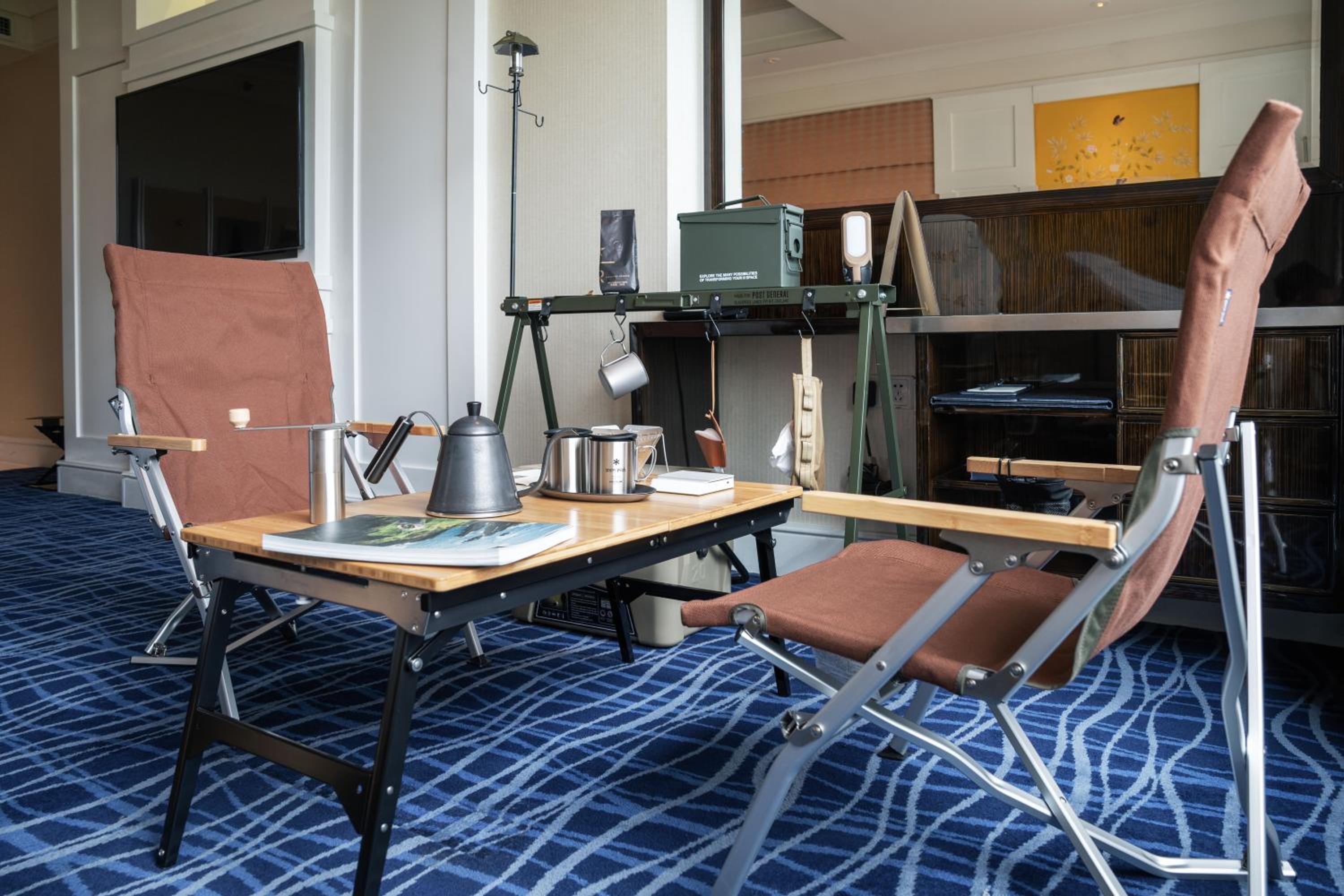 Deluxe Camping King Room with City View - Photo 3