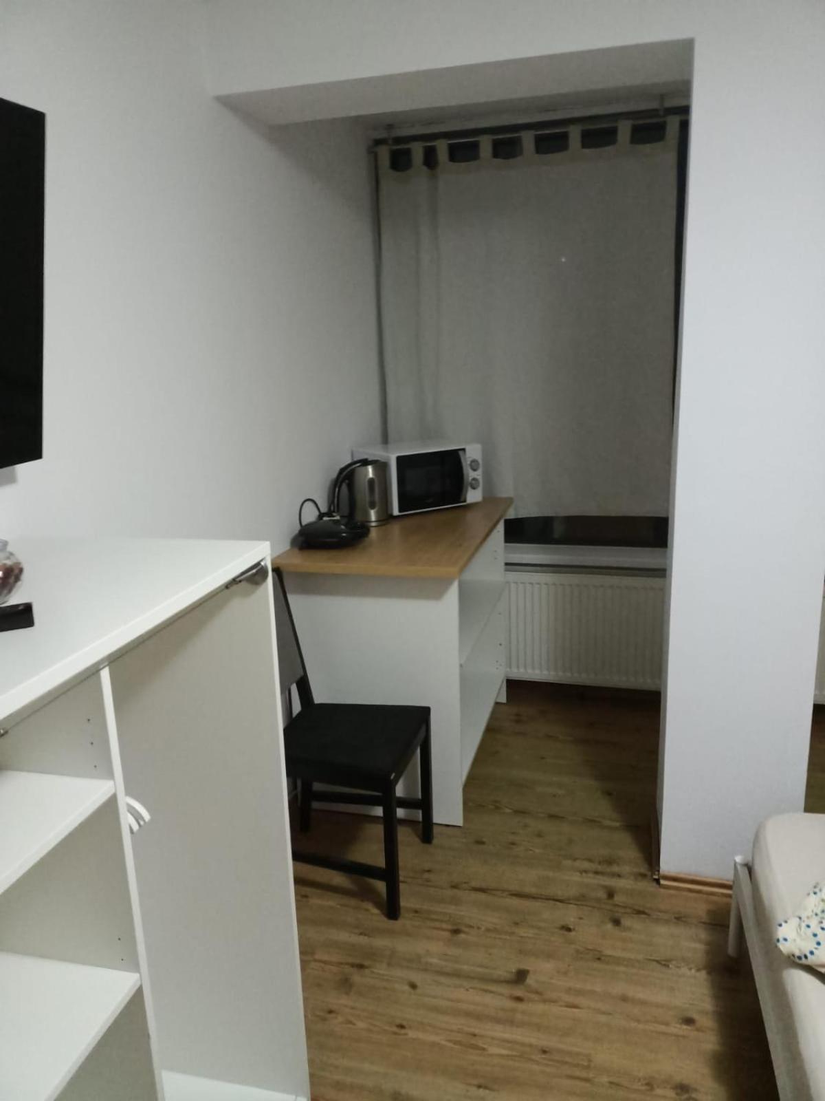One-Bedroom Apartment - Photo 10