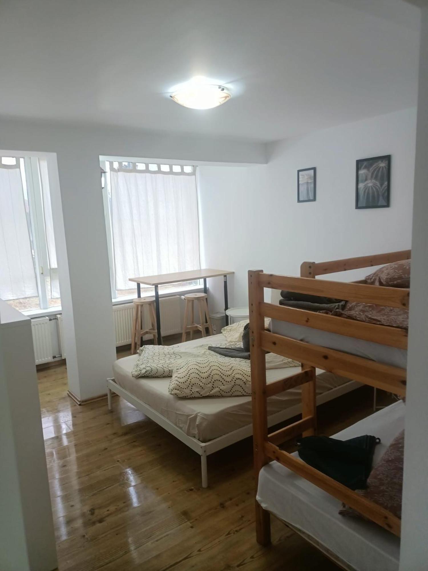 One-Bedroom Apartment - Photo 3