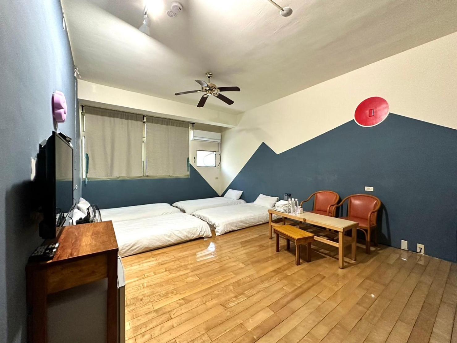 Family Room with Private Bathroom photo 1