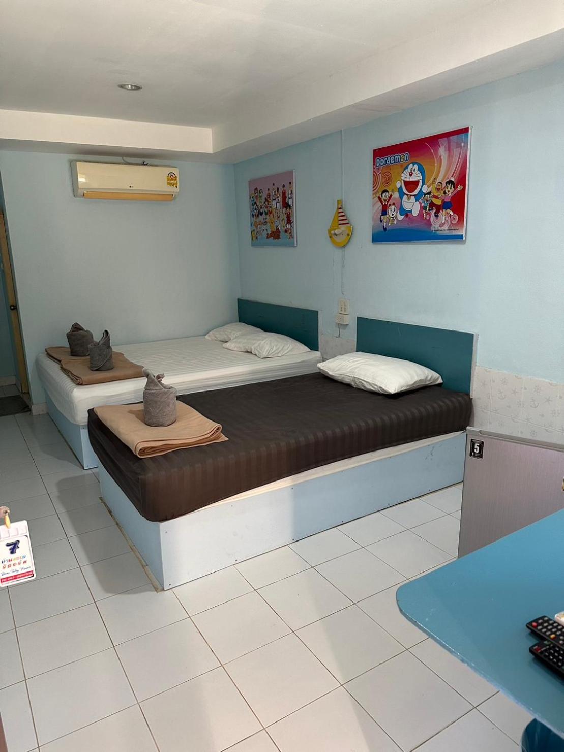 Triple Room with Bathroom - Photo 2
