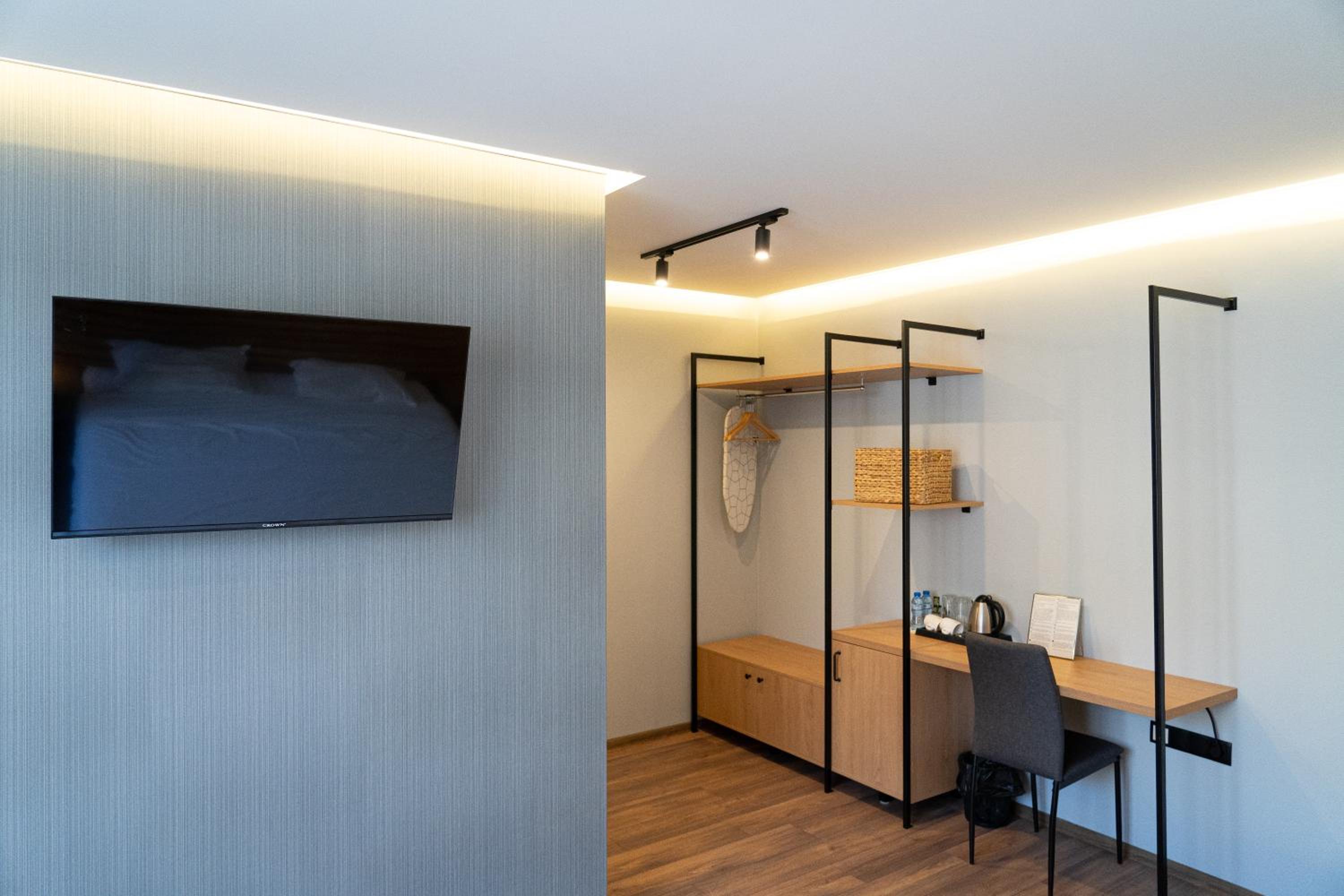 Deluxe Double Room with Balcony - Photo 1