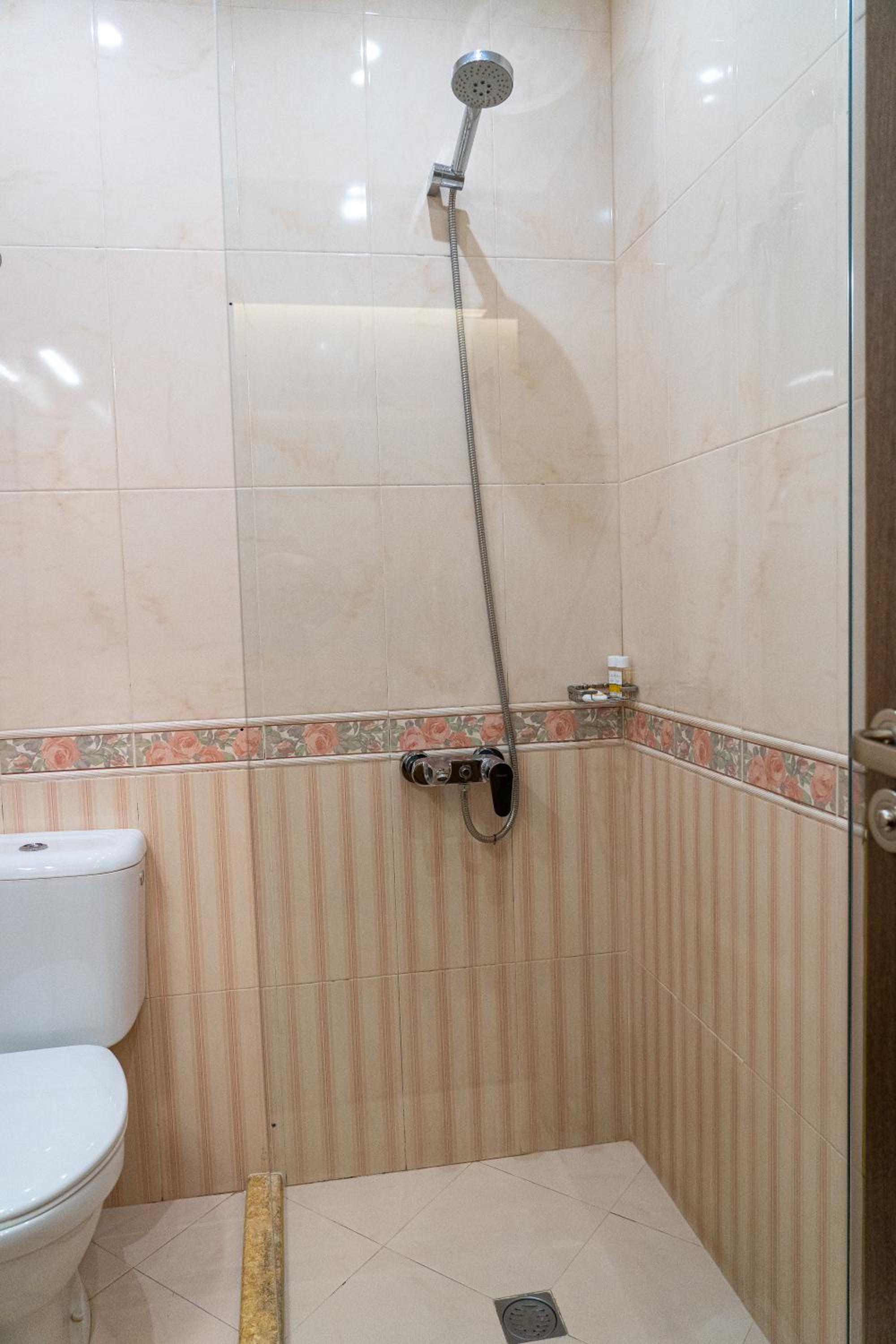 Deluxe Double Room with Balcony - Photo 3