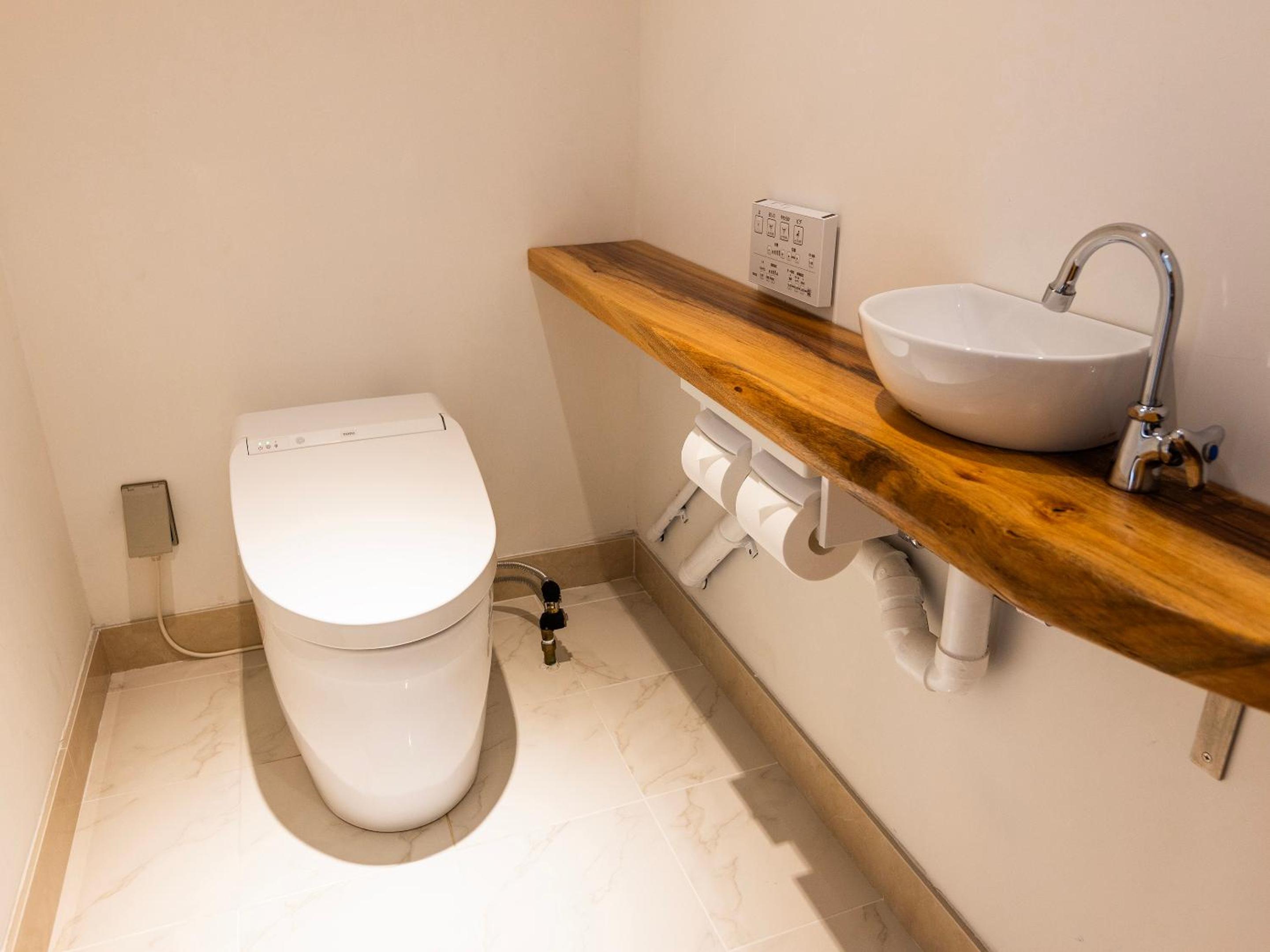 Standard Twin Room - Photo 9