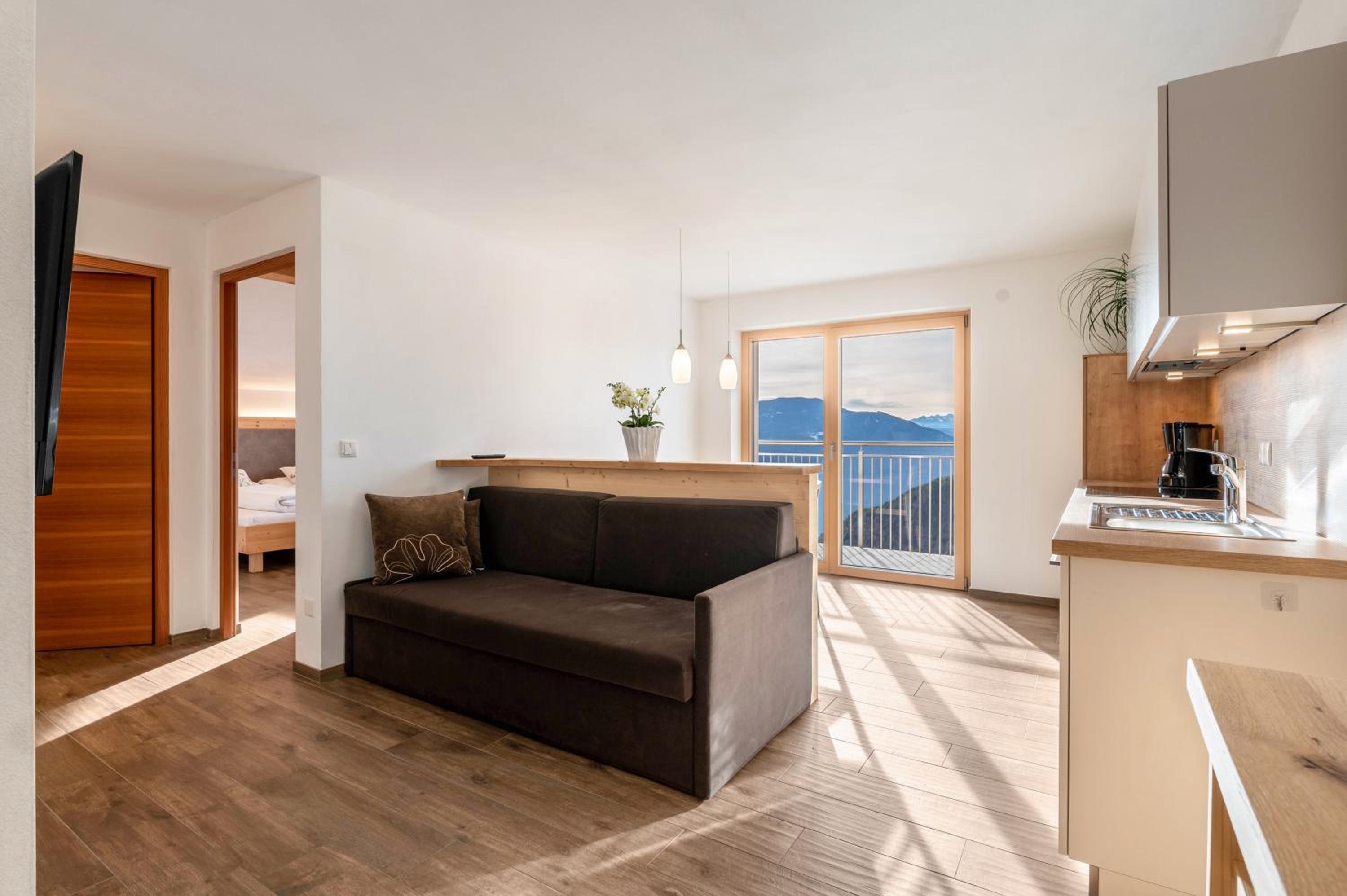 Two-Bedroom Deluxe Apartment with Garden View photo 3